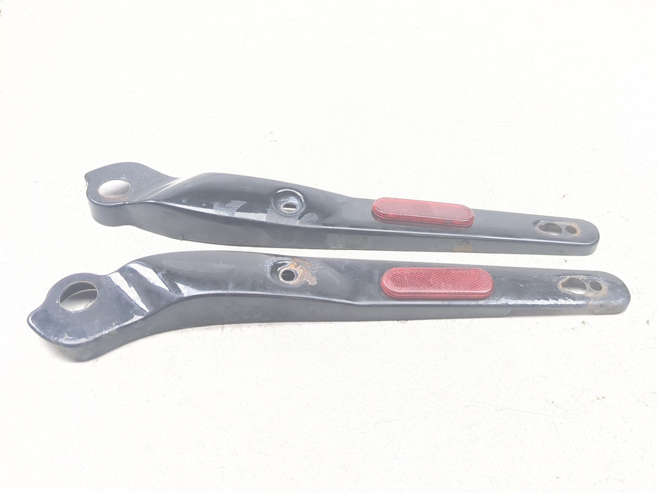 。 10-17 Harley FXDWG Dyna Wide Glide Rear Fender Strut Cover Set