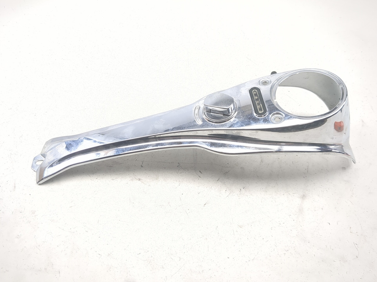 10-17 Harley FXDWG Dyna Wide Glide Front Fuel Tank Console 61732