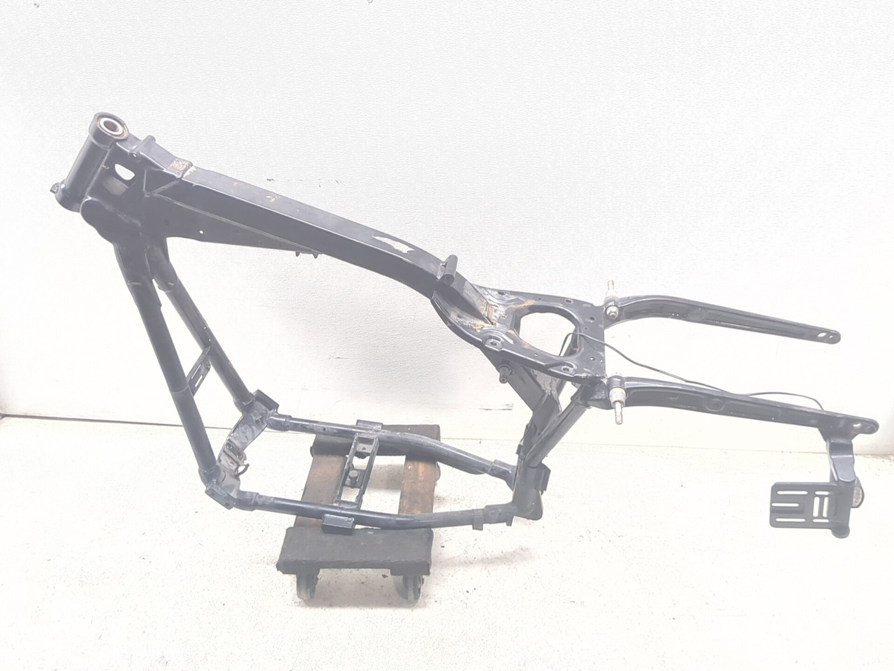10-17 Harley FXDWG Dyna Wide Glide Main Frame Chassis STRAIGHT