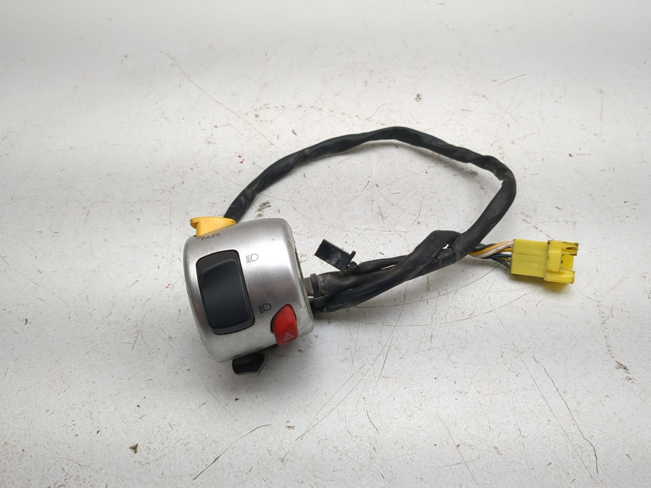 06-24 Suzuki VZR1800 M109R Boulevard Front Left Handlebar Switch