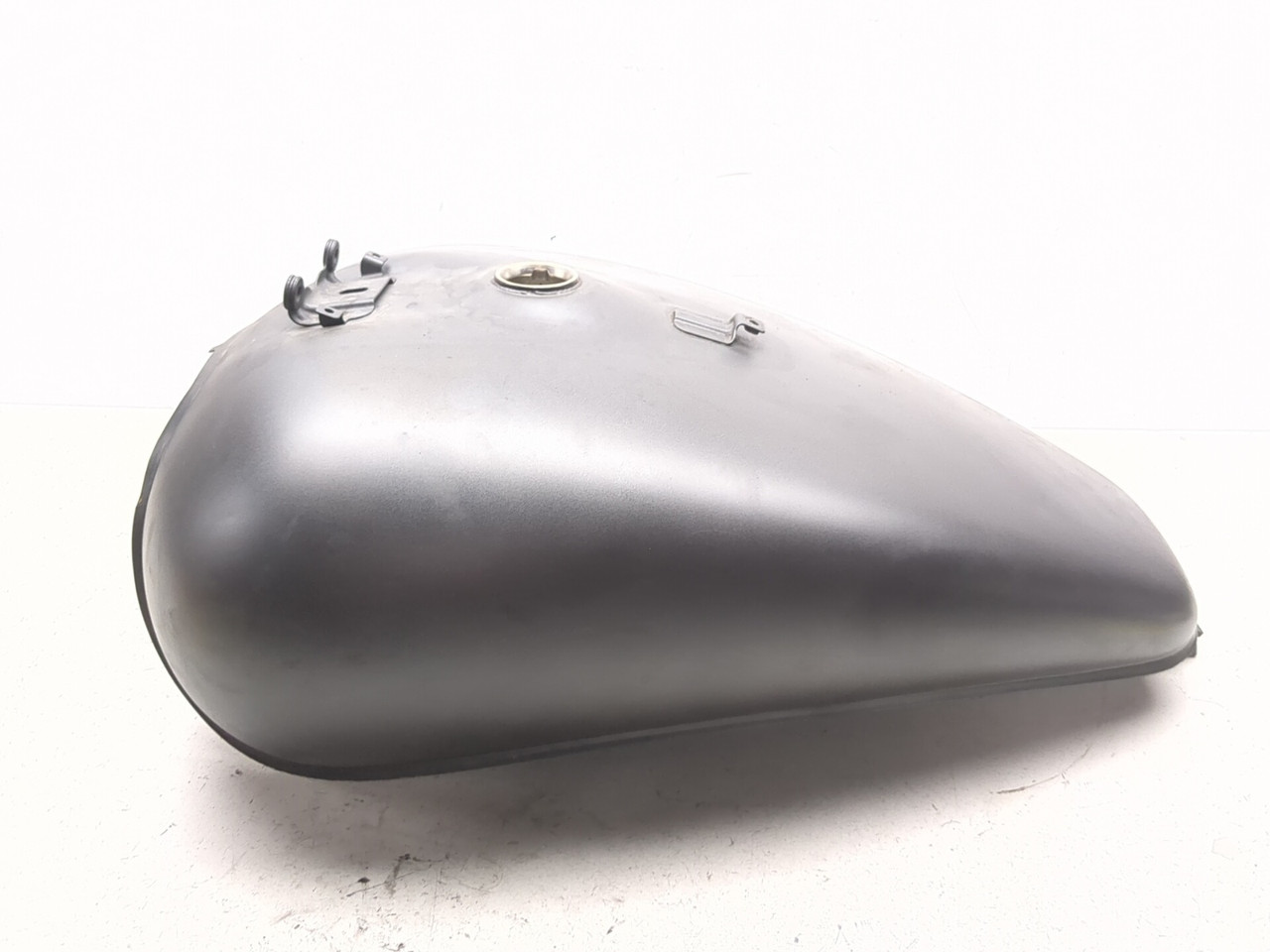 06-17 Suzuki VZR1800 M109R Boulevard Gas Fuel Tank 44100-48GD0-YVB