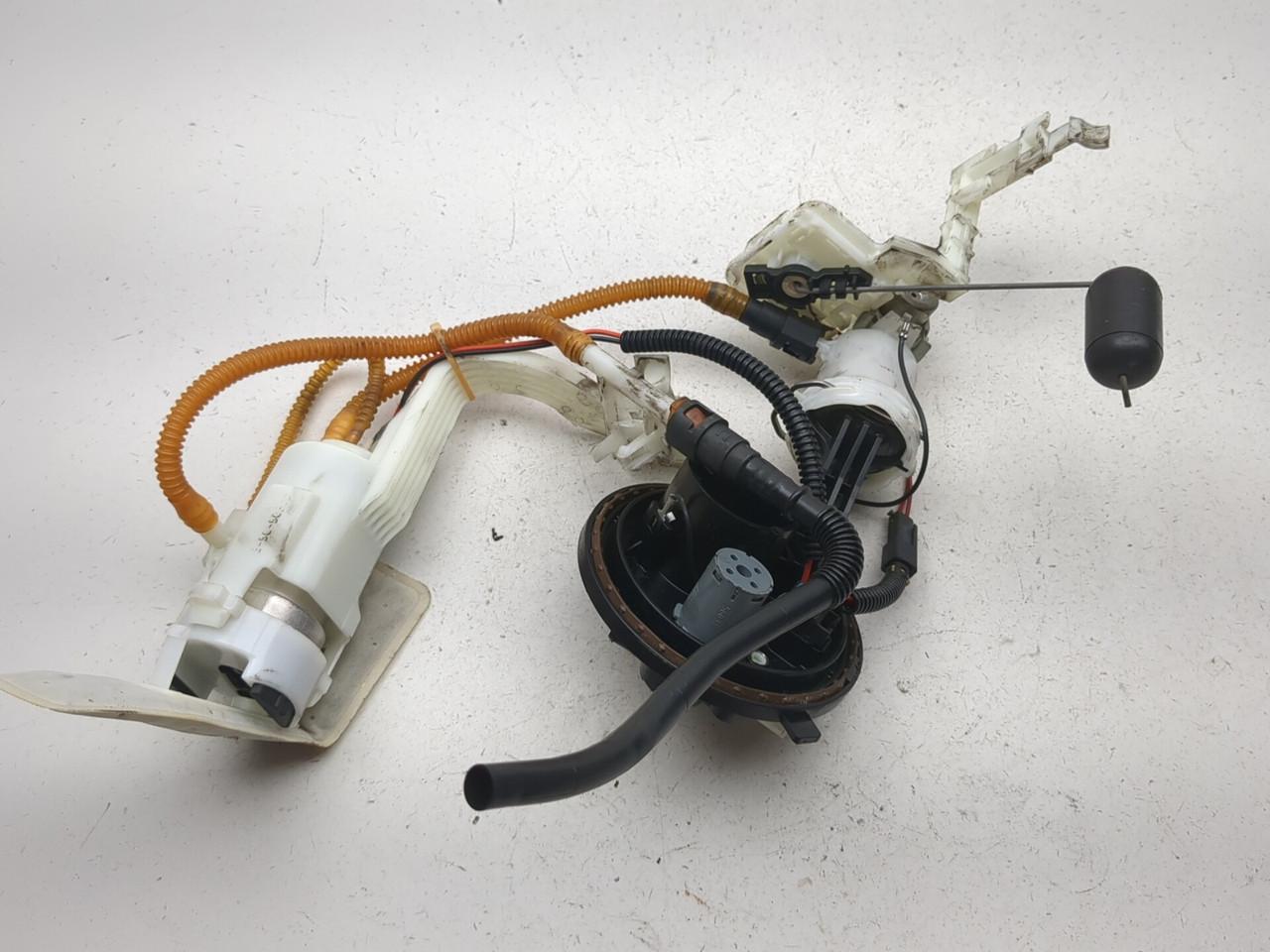 17-23 Harley-Davidson Road Glide FLTRXS Fuel Pump Assembly 75076