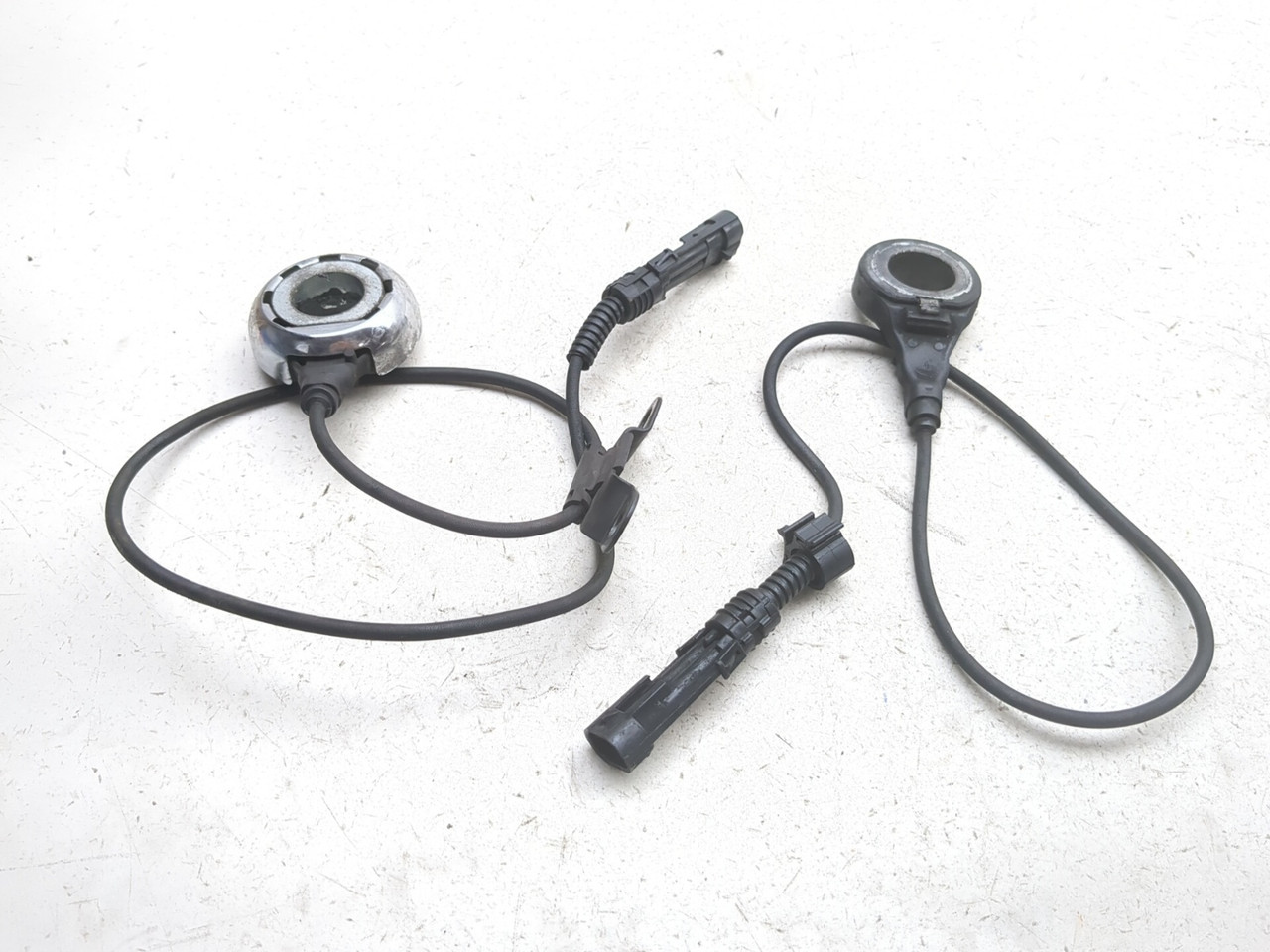 その他 k 10-13 Harley FLHTK Electra Glide Ultra ABS Wheel Speed Sensor Set
