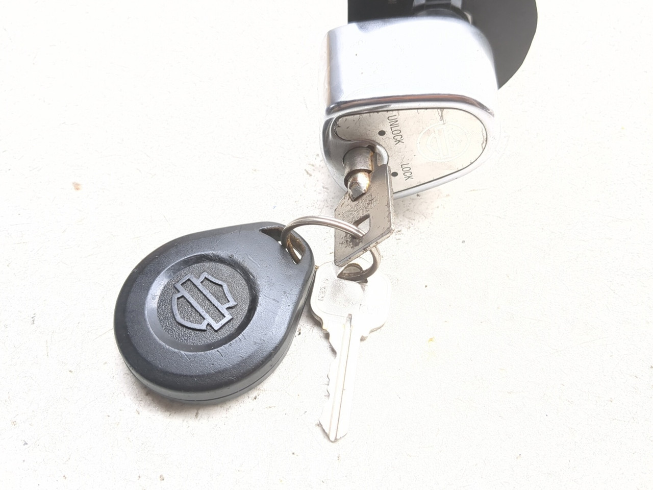 10-13 Harley FLHTK Electra Glide Ultra Ignition Switch with Key