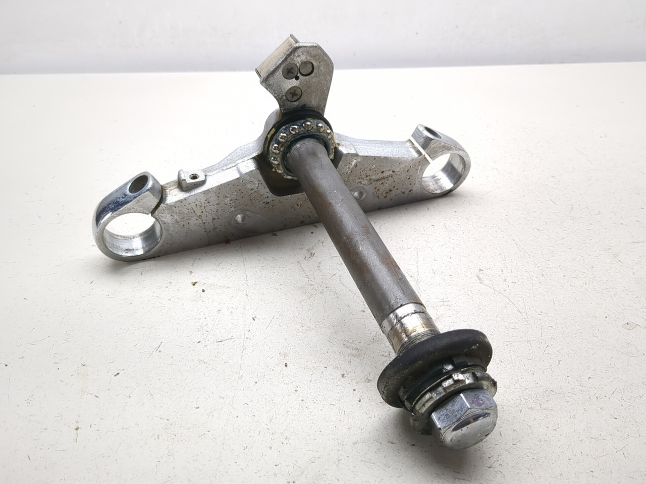 04-09 Honda VTX1300C VTX 1300 Lower Triple Tree Yoke Stem Clamp