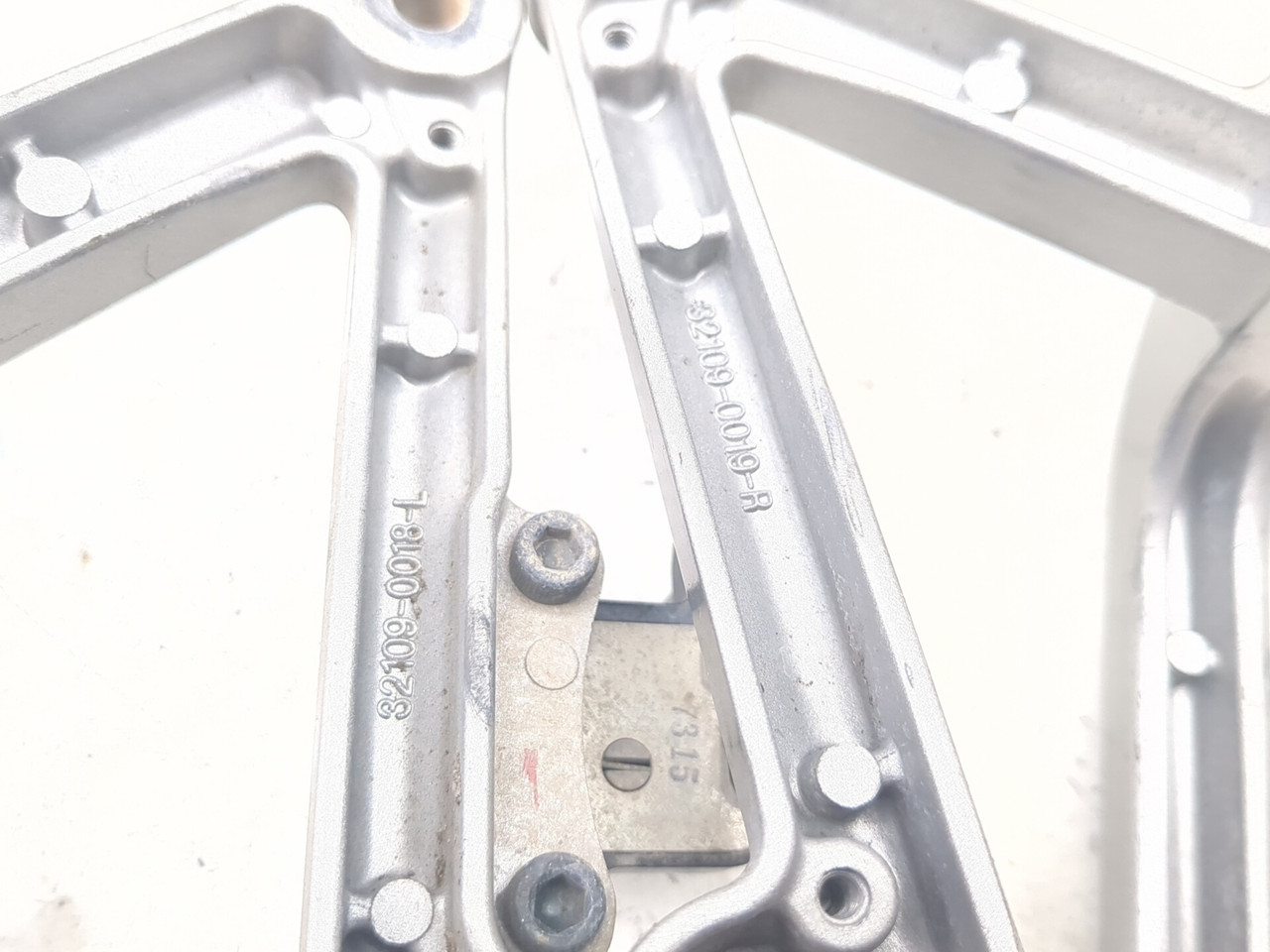 ハッピー、No.85 08-18 Kawasaki KLR 650 Rear Left Right Grab Rail Set 32109-0018