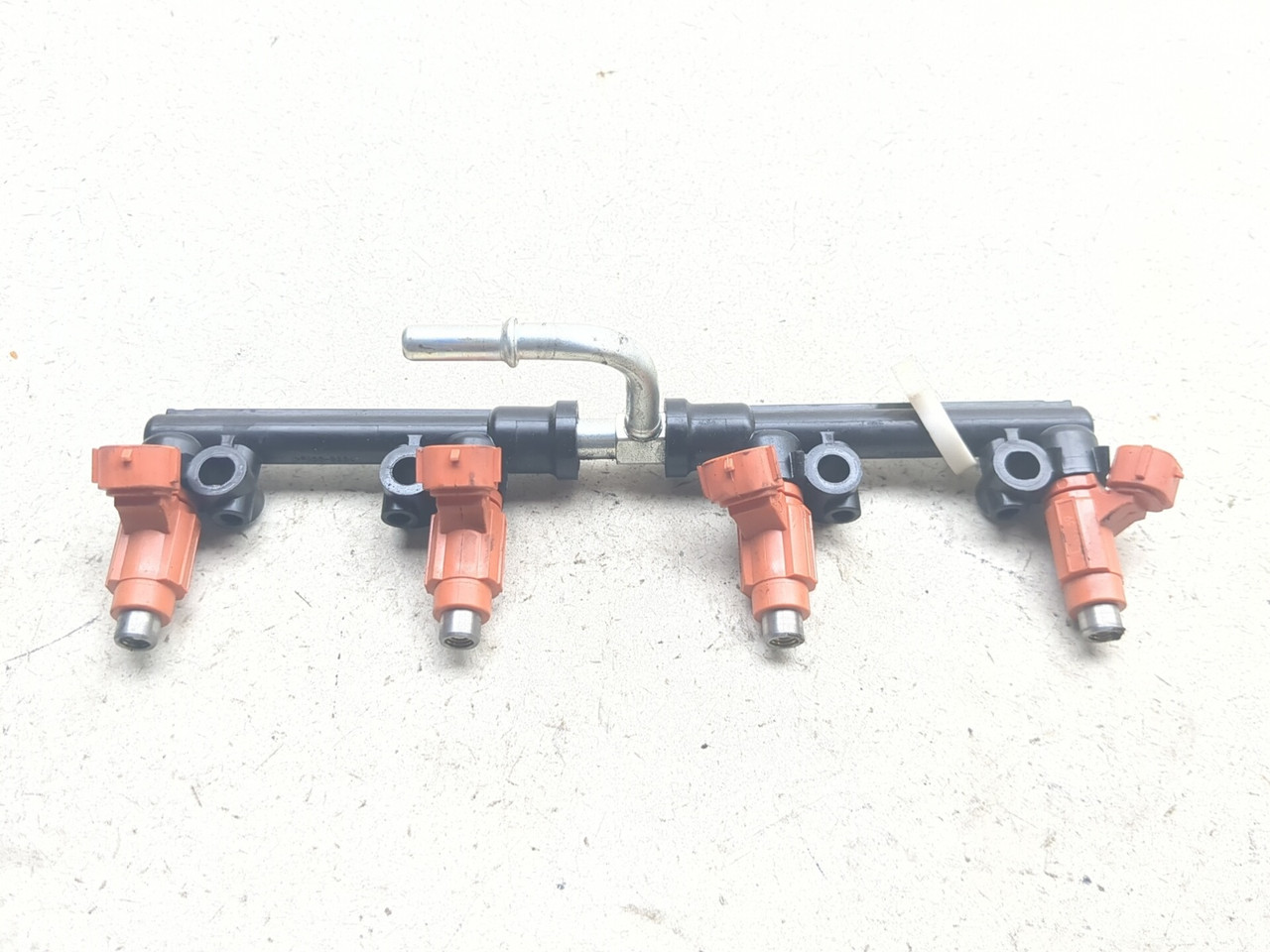 24-26 Kawasaki Ninja ZX-6R ZX600 Fuel Rail Injector Assembly 49033