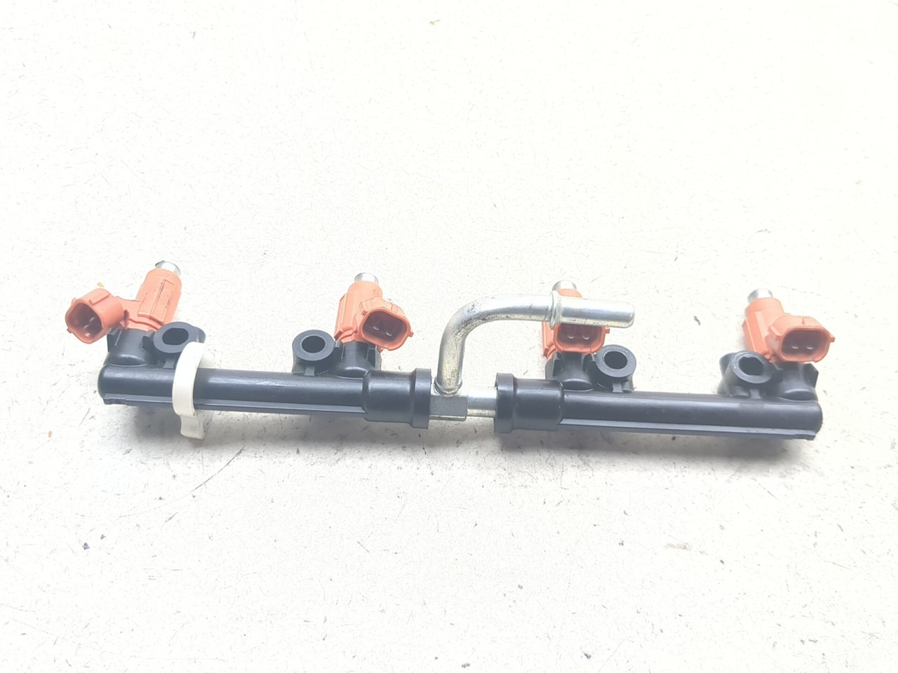 24-26 Kawasaki Ninja ZX-6R ZX600 Fuel Rail Injector Assembly 49033