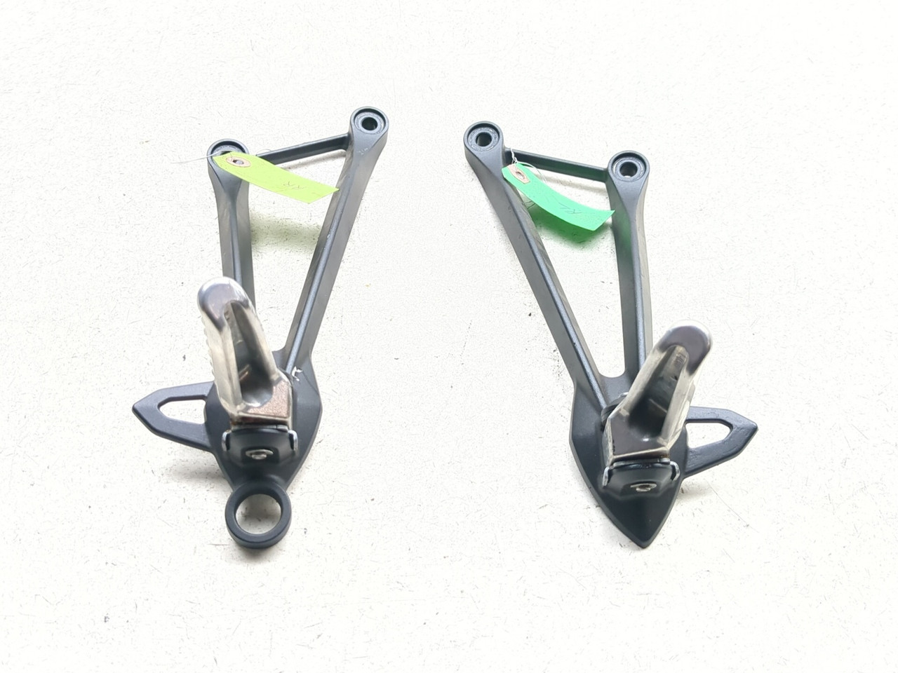 24-26 Kawasaki Ninja ZX-6R ZX600 Rear Left Right Passenger Foot