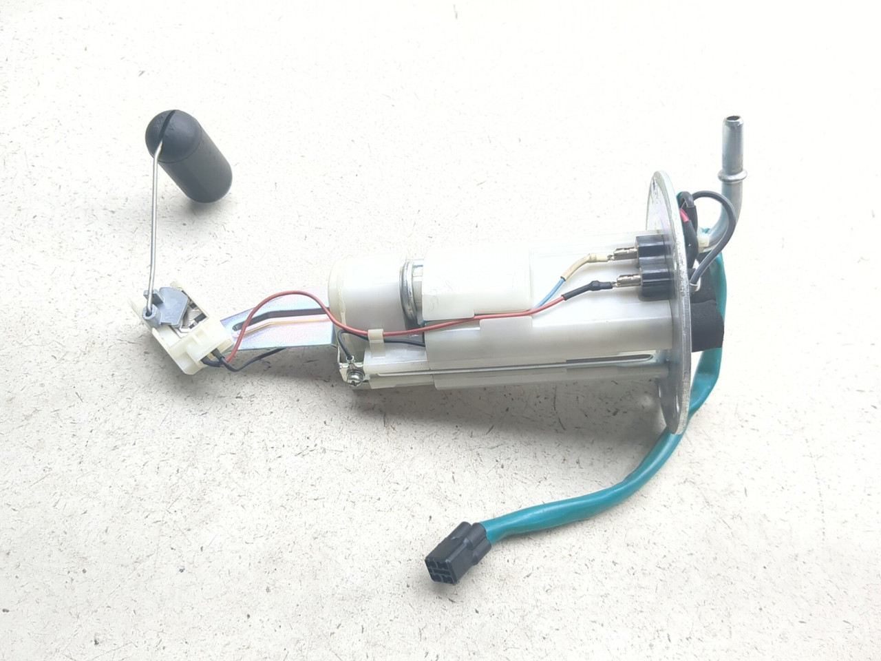 24-26 Kawasaki Ninja ZX-6R ZX600 Fuel Pump Assembly 49040-0779