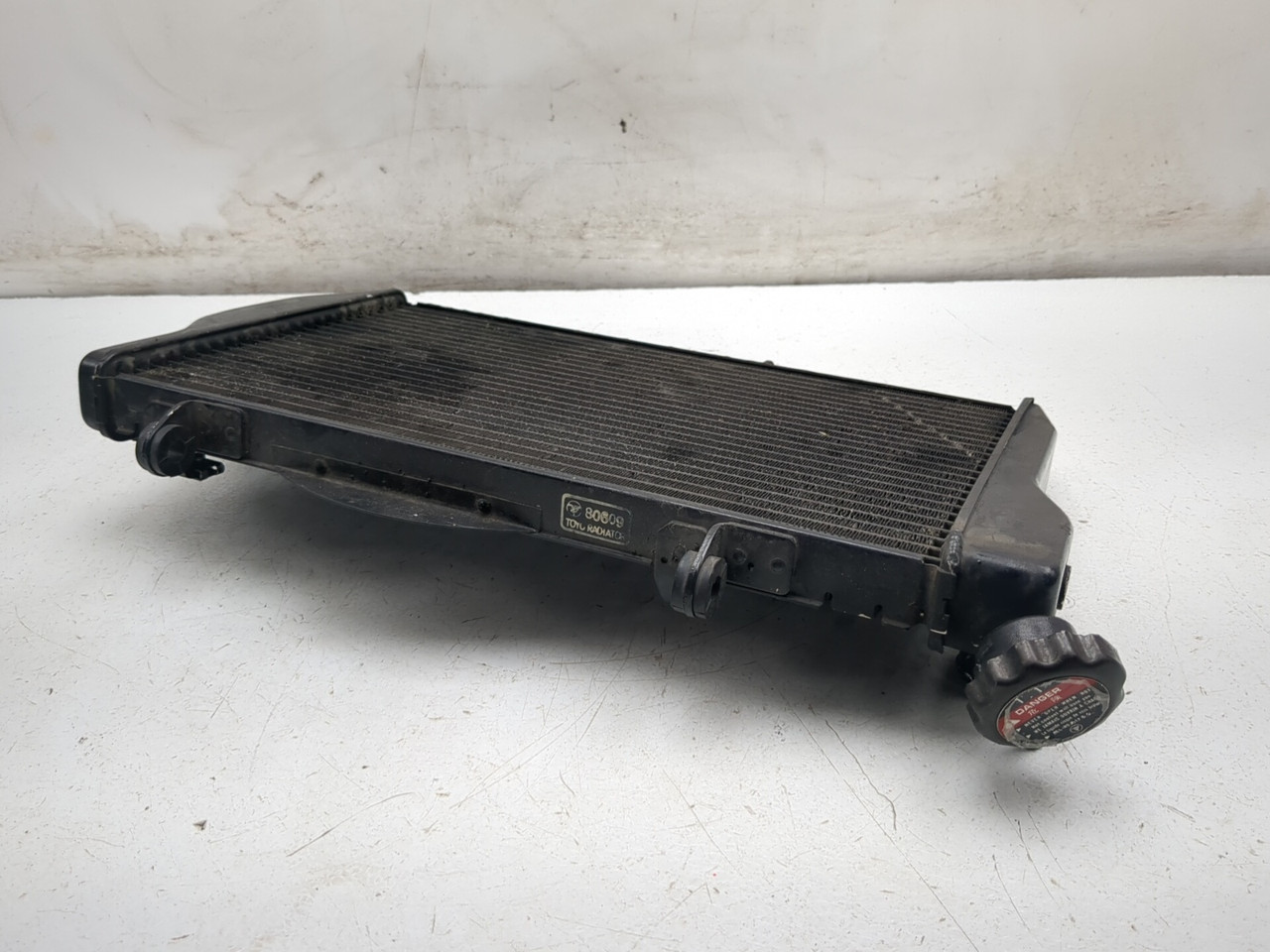 ② 99-07 Honda CBR1100XX Blackbird CBR 1100 Front Radiator Cooler