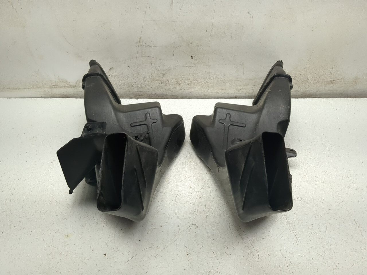 99-07 Honda CBR1100XX Blackbird CBR 1100 Front Air Intake Duct Set
