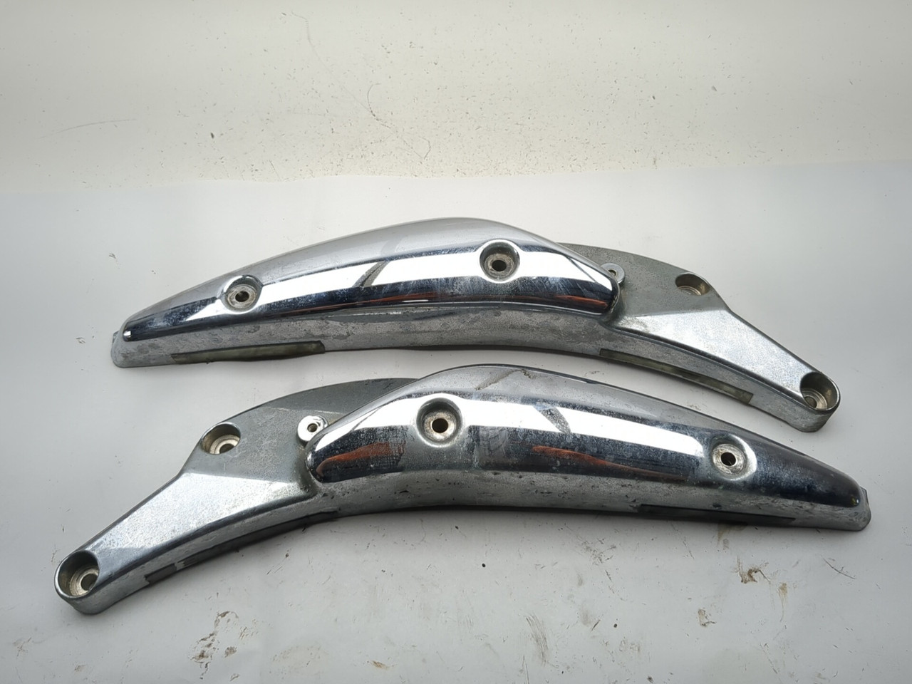 06-25 Suzuki VZR1800 M109R Boulevard Rear Fender Strut Set 41611