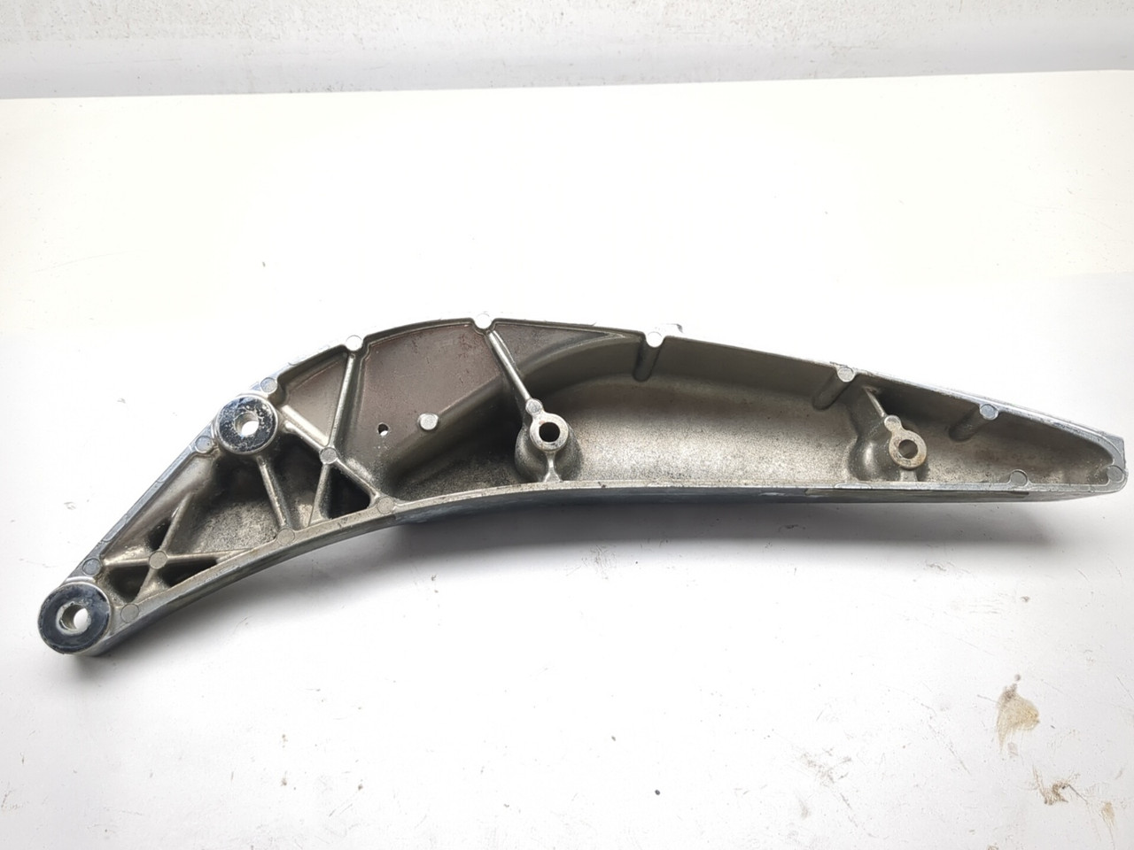 06-25 Suzuki VZR1800 M109R Boulevard Rear Fender Strut Set 41611