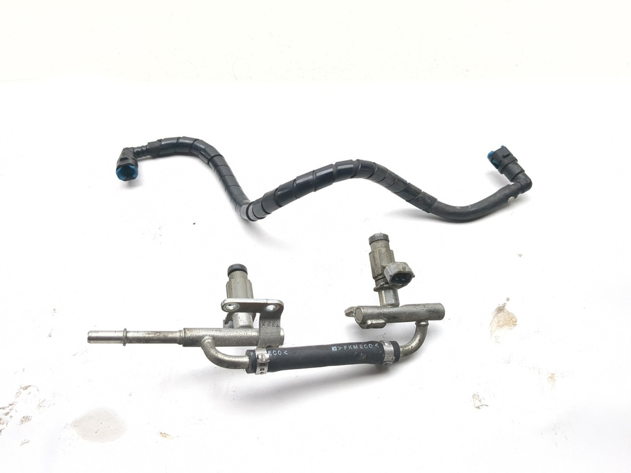 06-25 Suzuki VZR1800 M109R Boulevard Fuel Rail Injector Line Set