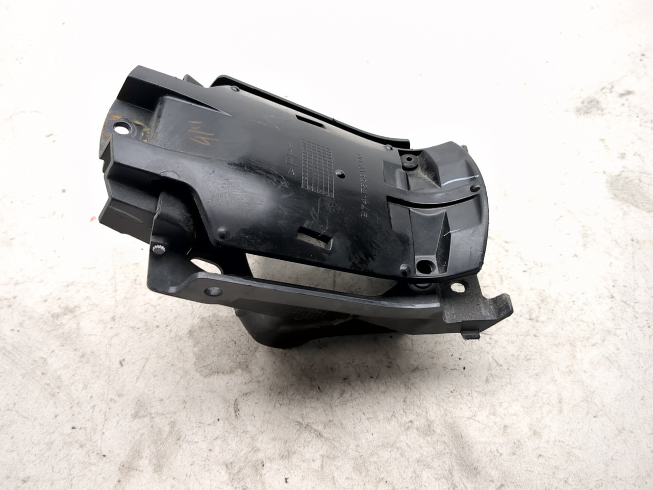 17-22 Yamaha XMAX 300 CZD300 Front Left Glove Box Latch Housing