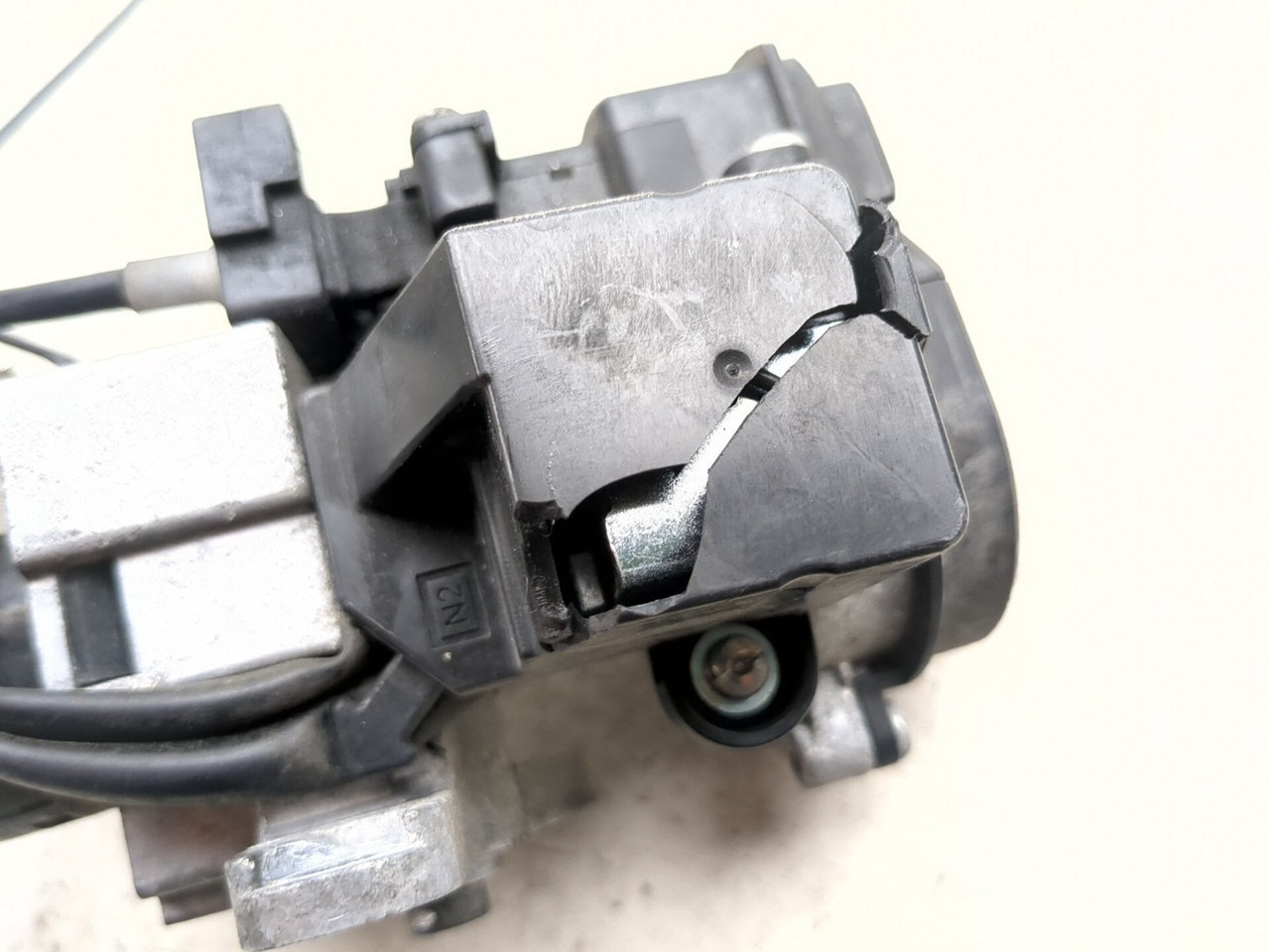 17-22 Yamaha XMAX 300 CZD300 Main Switch Assembly no Key B74-H2501