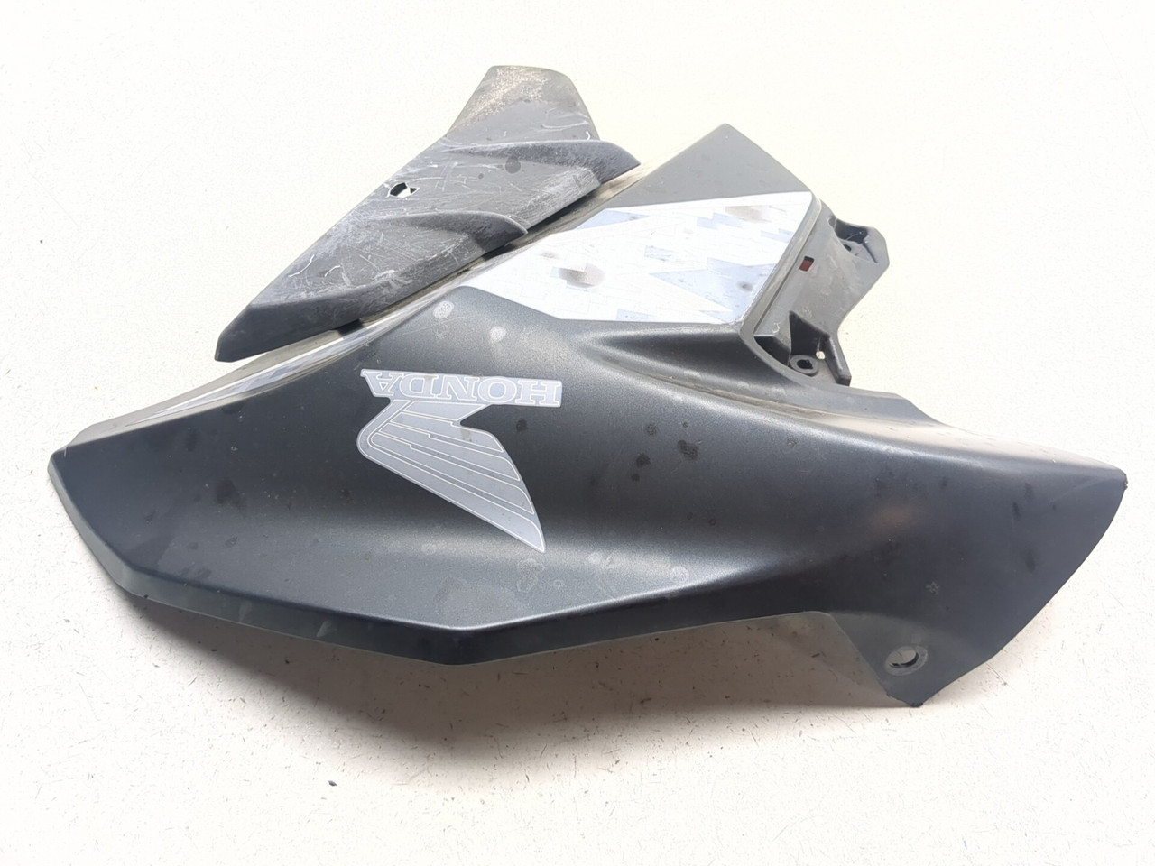 13-18 Honda CB500X Right Middle Cowl Shroud Fairing 64330-MGZ-J800