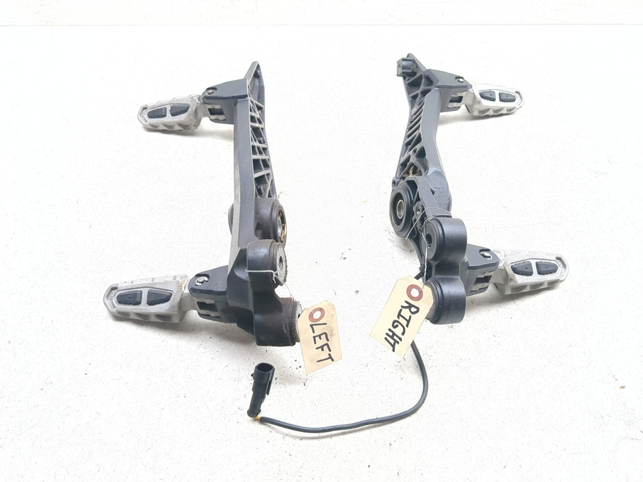 パーツ ft 13-15 Ducati Hypermotard 821 Rear Left Right Rearset Foot Peg Set