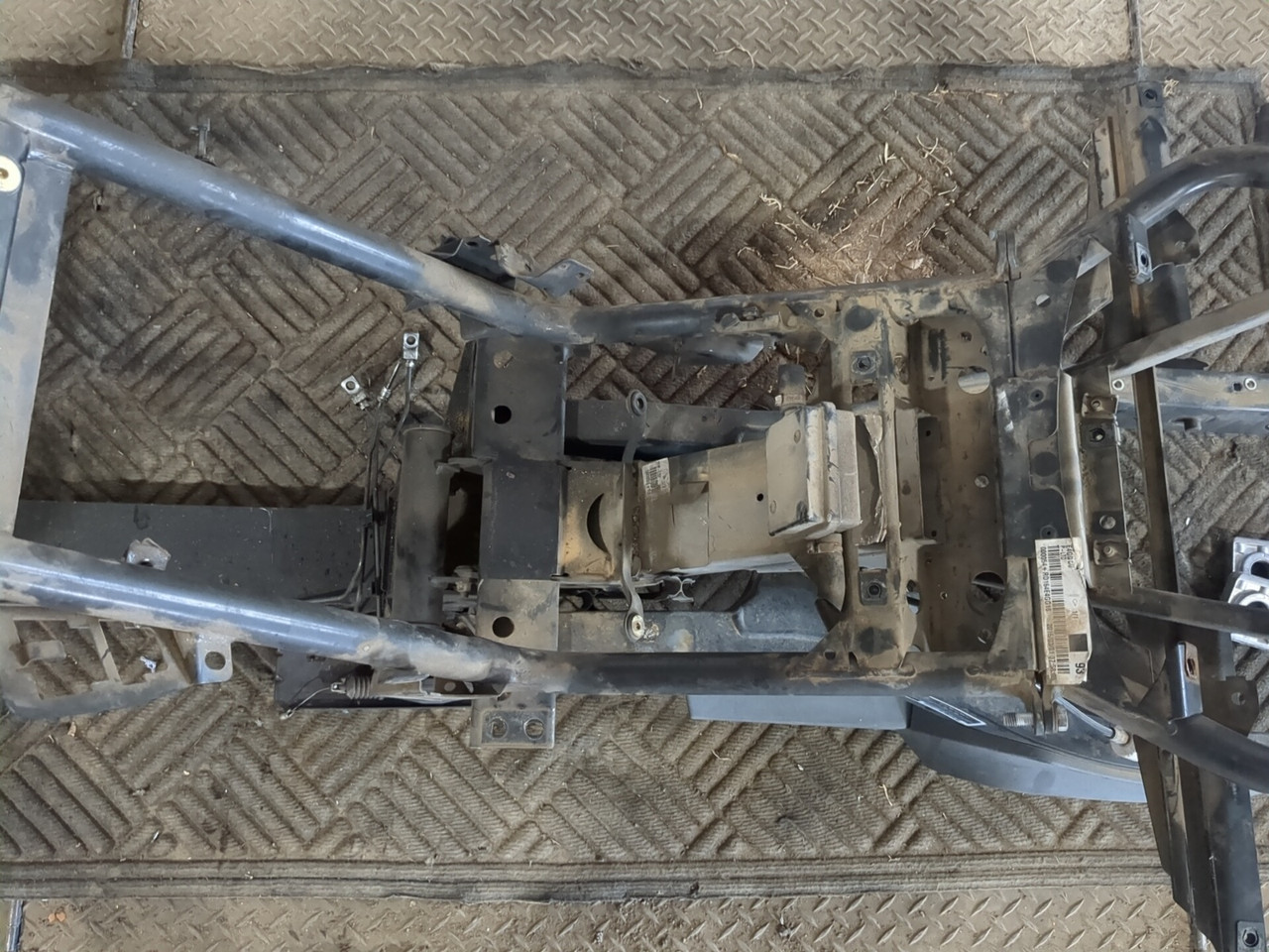 16-26 Can-Am Spyder F3-T SE6 Main Frame Chassis STRAIGHT BOS - Sun