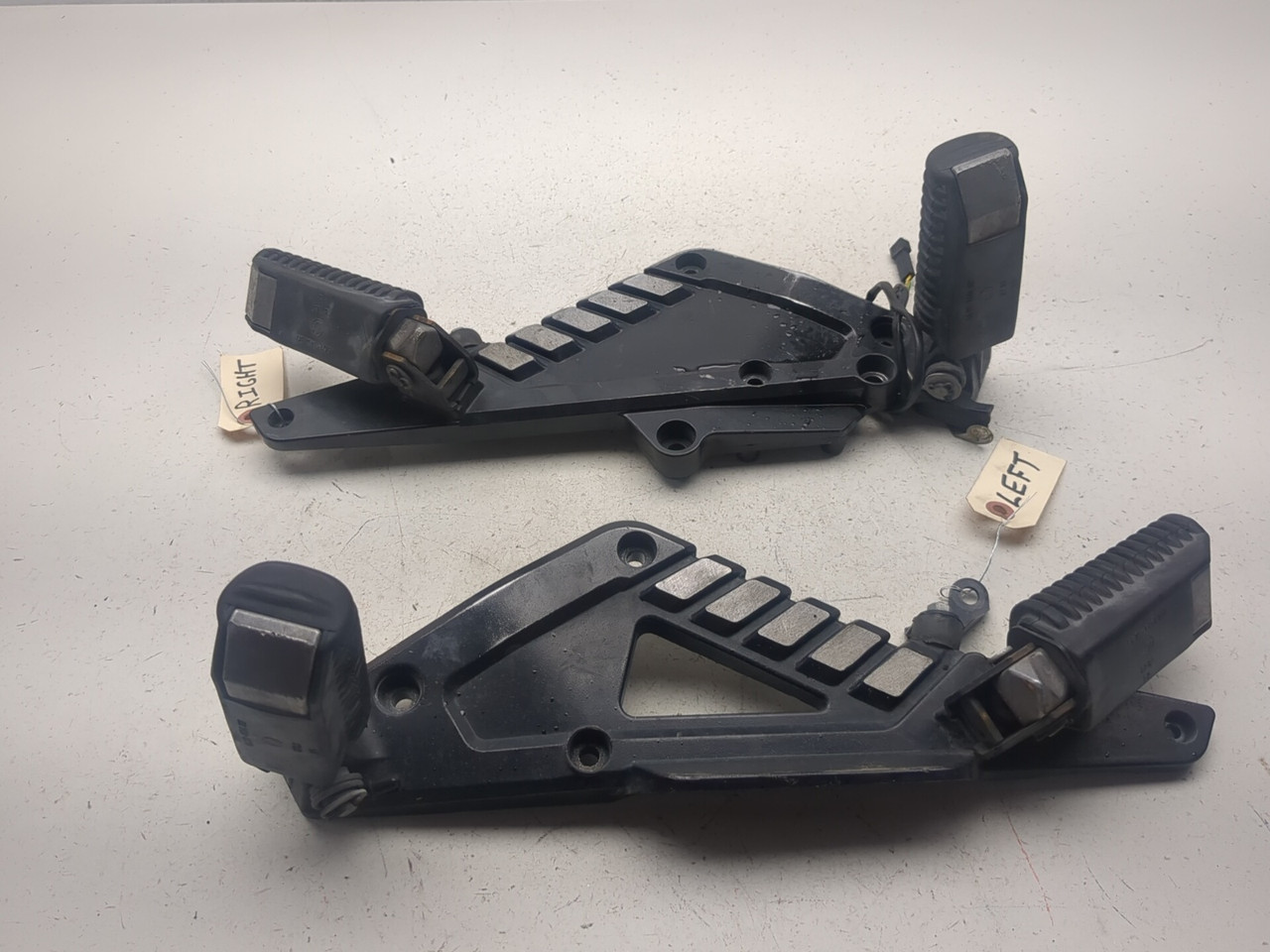 89-95 BMW K75 RT Rear Left Right Foot Peg Assembly Set 46711457231