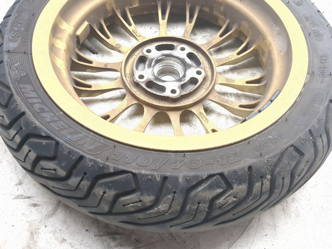 17-26 Vespa Sprint 150 Michelin City Grip 2 Front 110/70-12 Wheel