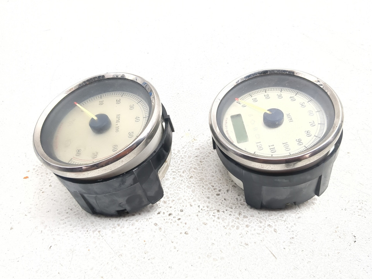 09-13 Harley-Davidson Road Glide FLTR Speedometer Tachometer Gauge
