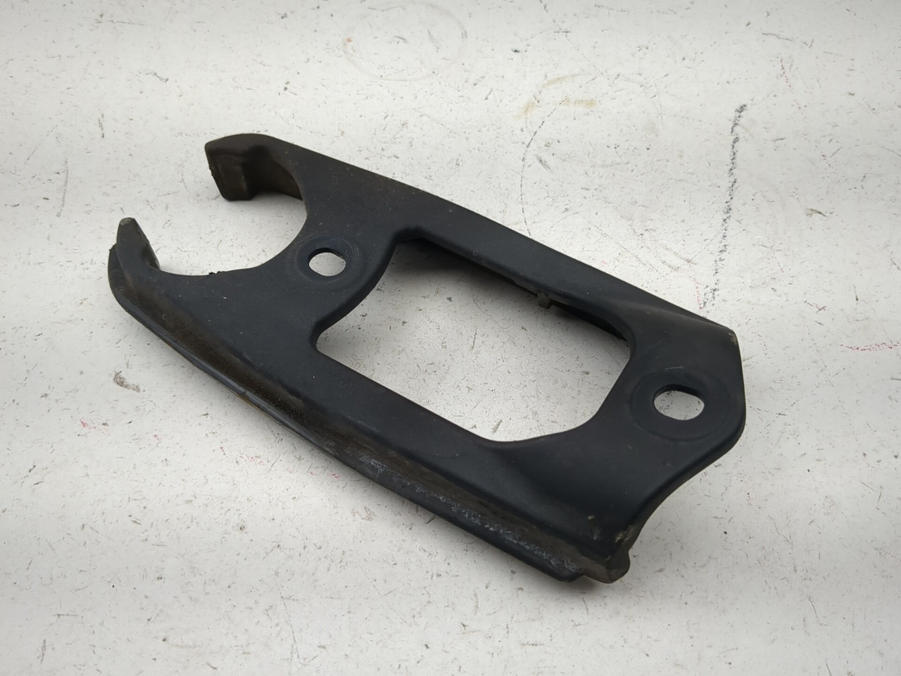 21-24 Triumph Street Twin Rear Chain Rubbing Strip T2052065 - Sun