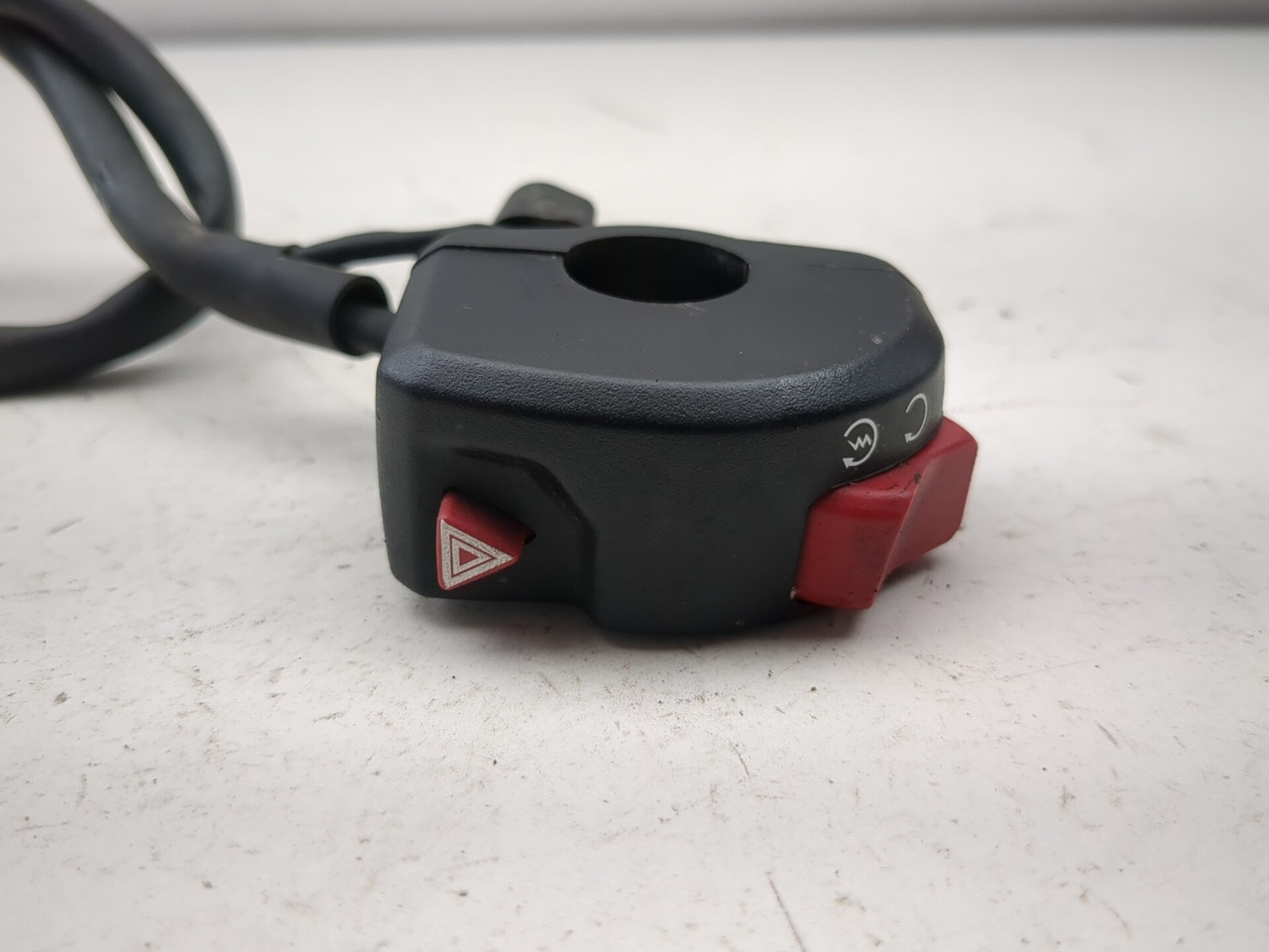 21-24 Triumph Street Twin Front Right Handlebar Switch Assembly