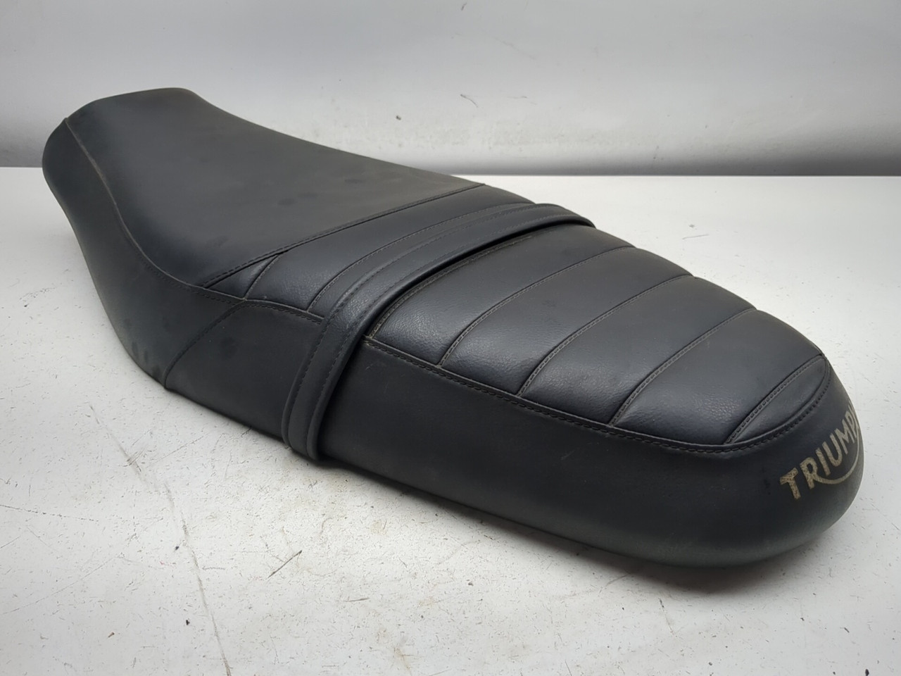 21-24 Triumph Street Twin Driver Passenger Seat T2310239 - Sun