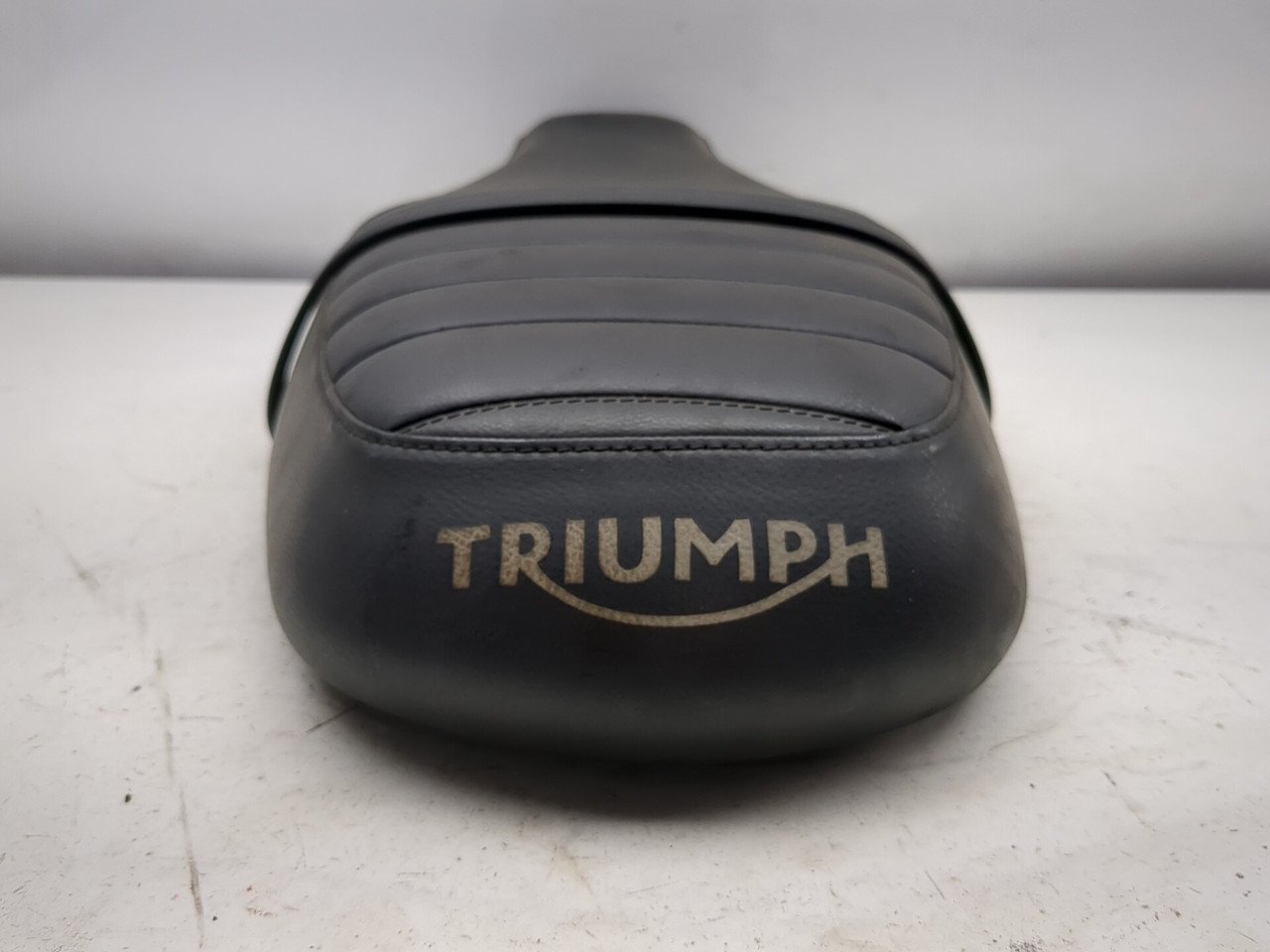 21-24 Triumph Street Twin Driver Passenger Seat T2310239 - Sun