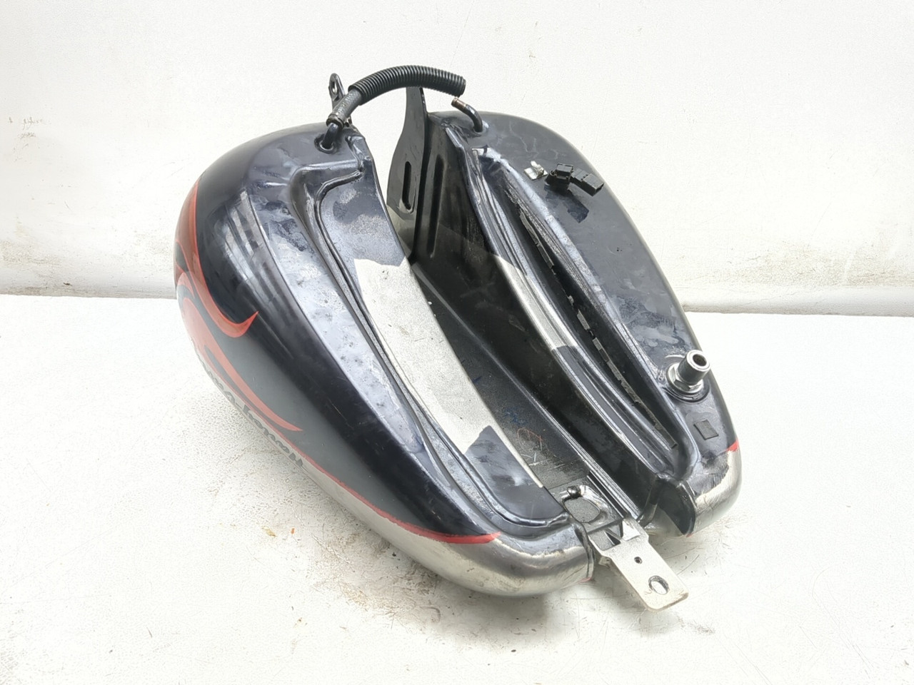 05-06 Harley Screamin' Eagle Fat Boy FLSTFSE Gas Fuel Tank Front