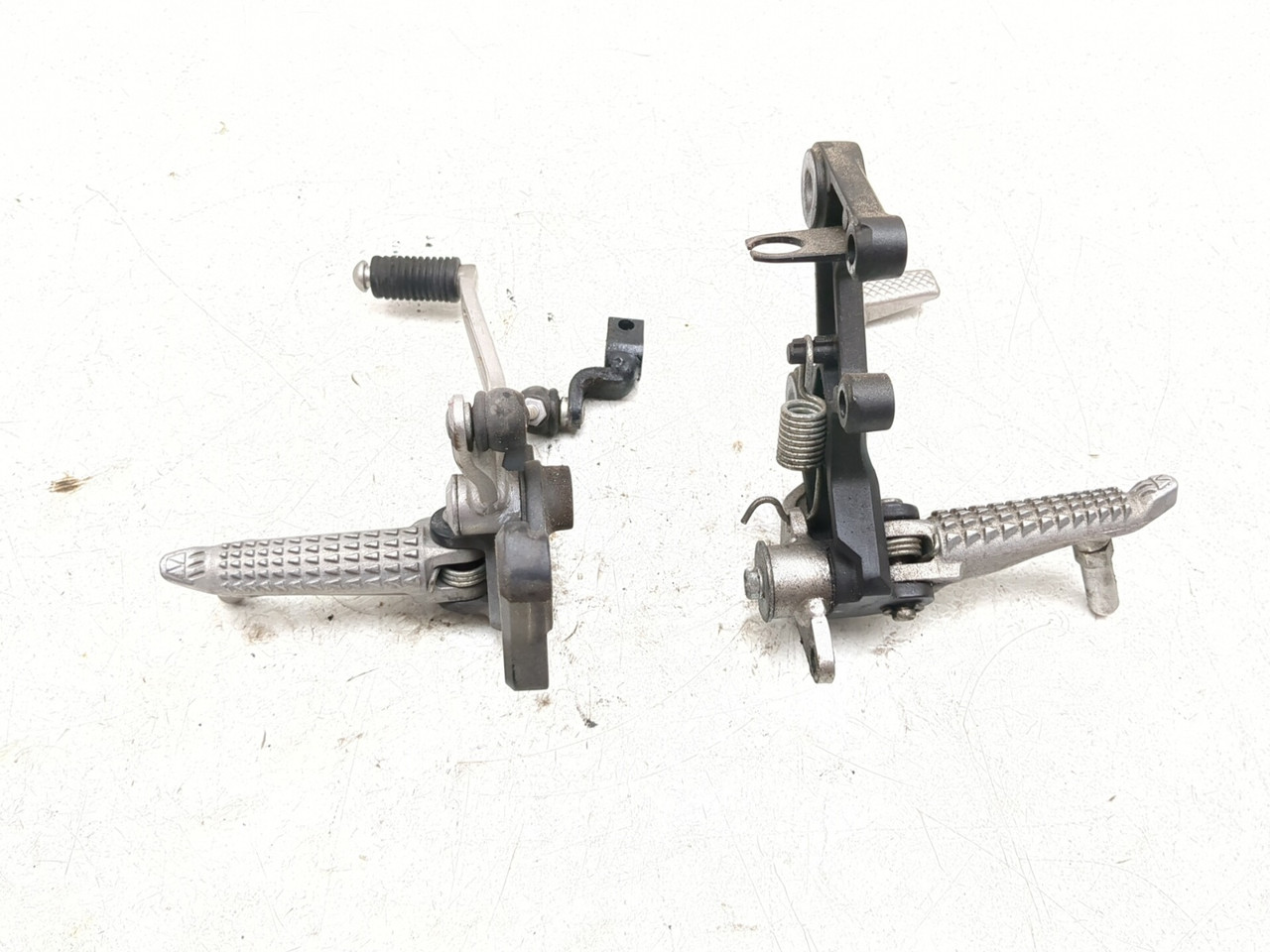 18-26 Kawasaki Ninja 400 EX400 Front Left Right Rearset Pair 35063