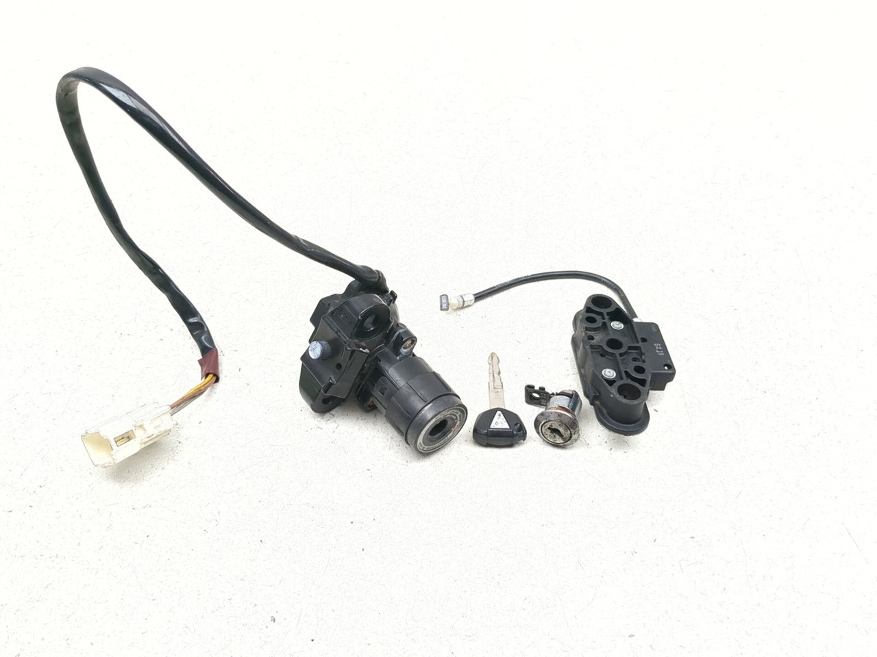 挂轴2 13-18 Kawasaki ZX 636 ZX6R Ignition Seat Lock Switch Set 27005