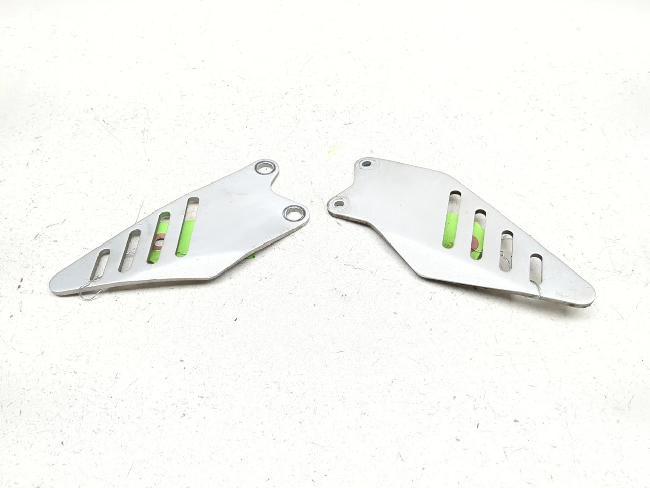 13-18 Kawasaki ZX 636 ZX6R Rear Heel Guard Set 55020-0859 - Sun