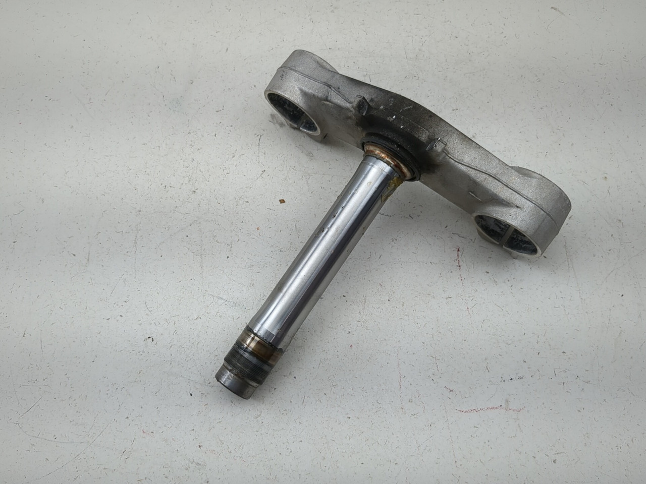 パーツ KL 330 13-18 Kawasaki ZX 636 ZX6R Front Lower Triple Tree 44037-0136
