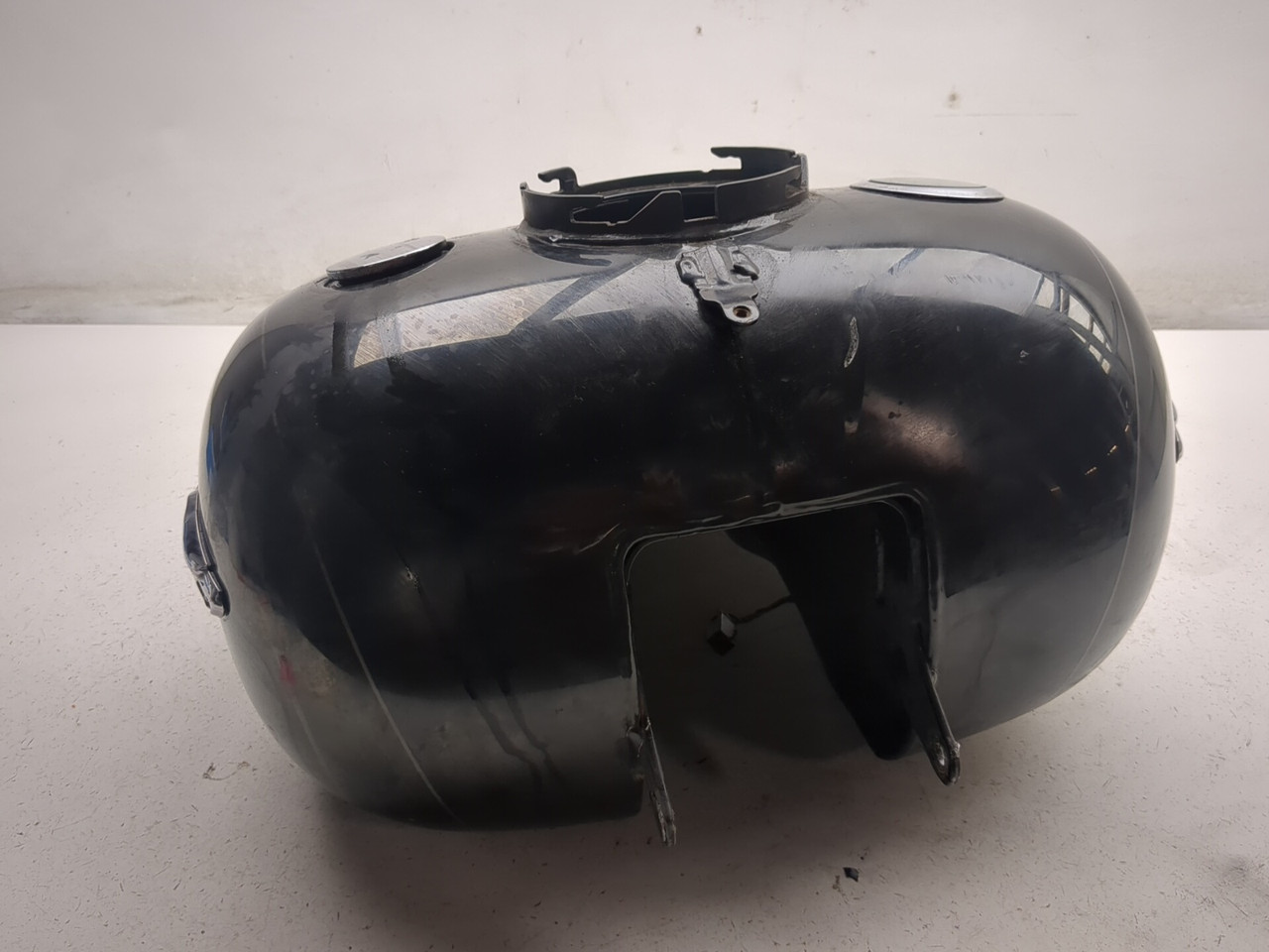 10-12 Harley Street Glide CVO FLHXSE Gas Fuel Tank 61000006DKY