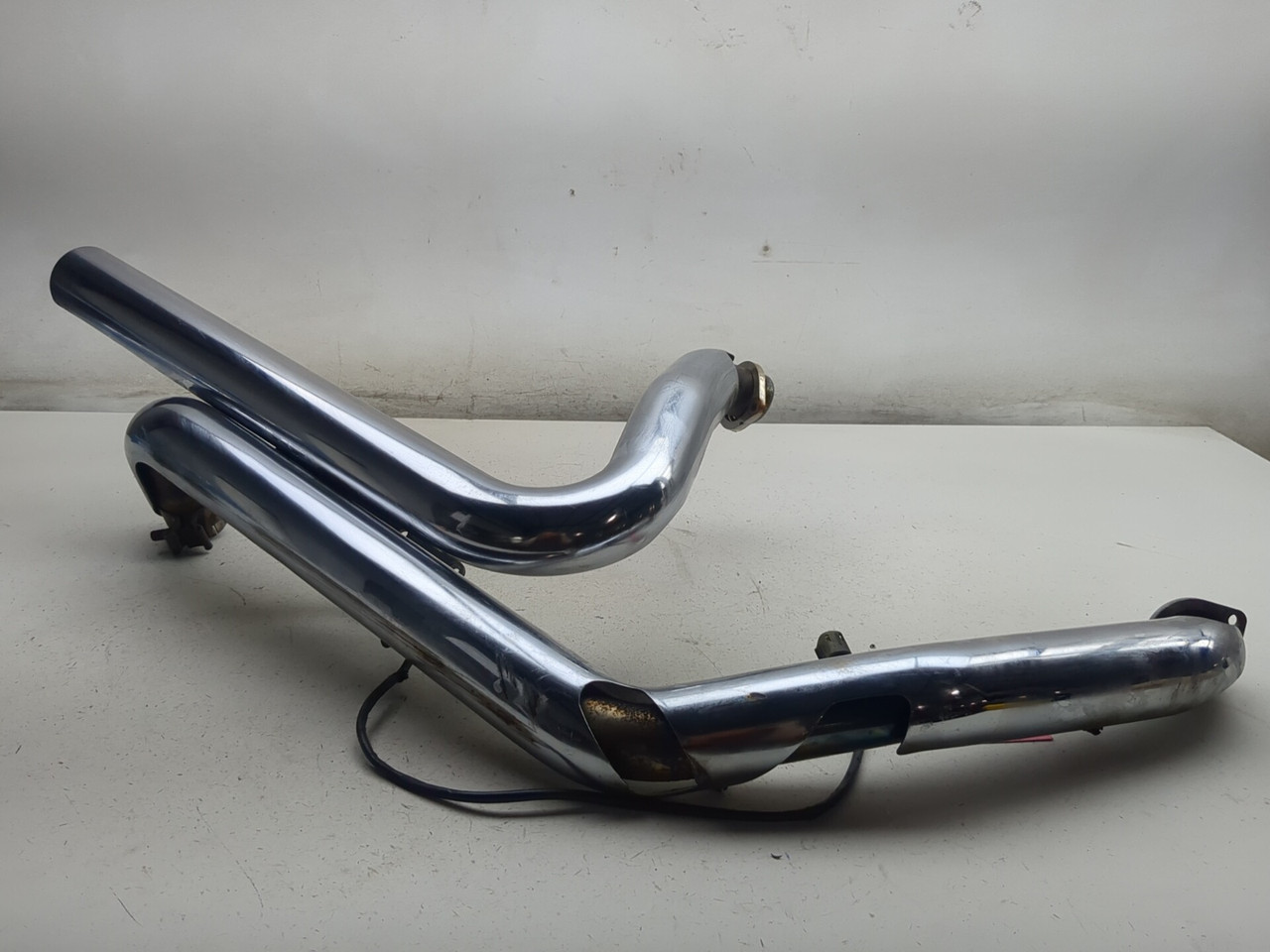 。 10-12 Harley Street Glide CVO FLHXSE Right Exhaust Header Pipe