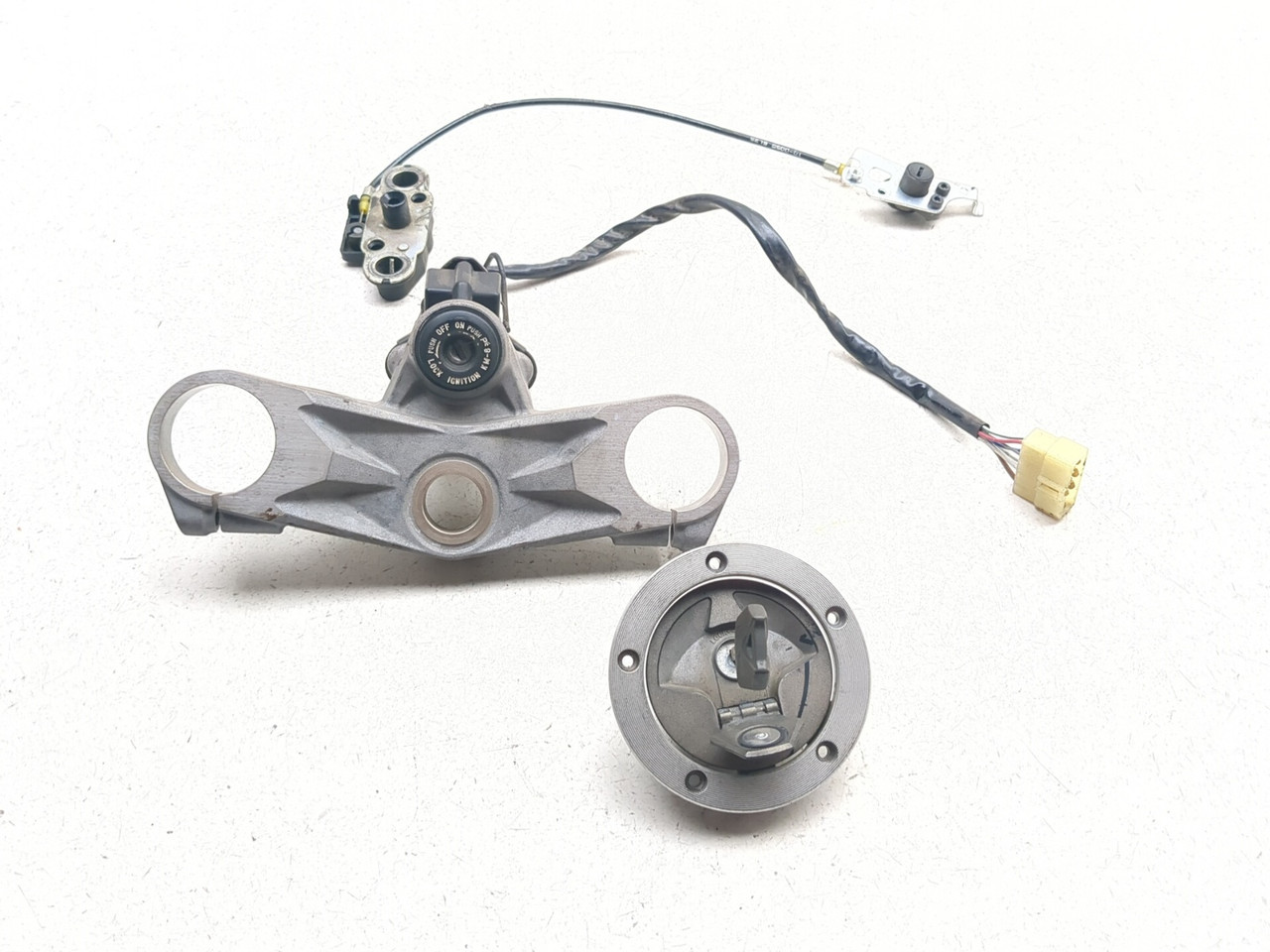 07-08 Kawasaki Ninja ZX600 ZX6R Ignition Triple Gas Cap Seat Lock