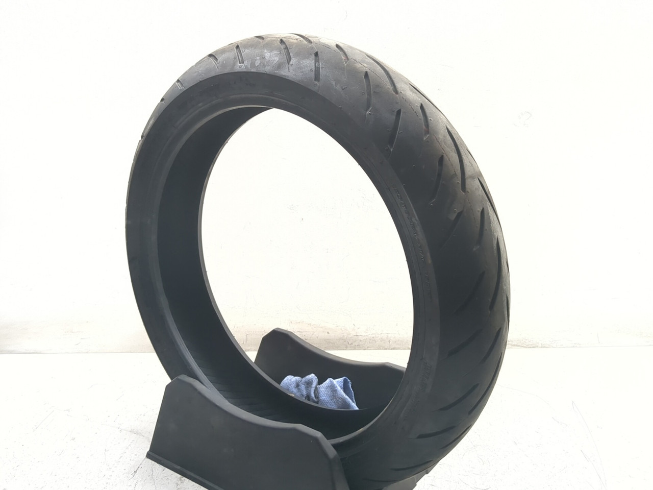 Front Dunlop Sportmax GPR-300F radial 120/70ZR17 Tire DOT 3424