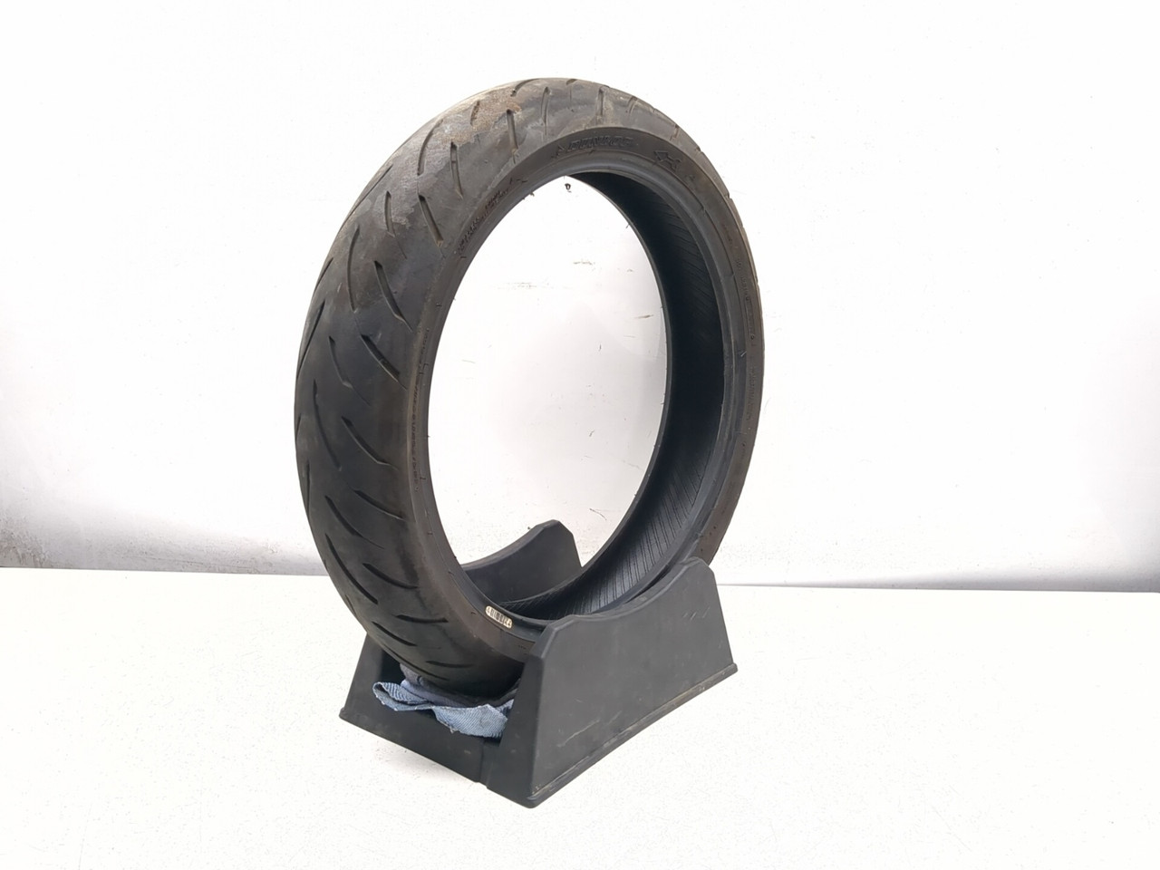 Front Dunlop Sportmax GPR-300F radial 120/70ZR17 Tire DOT 2823