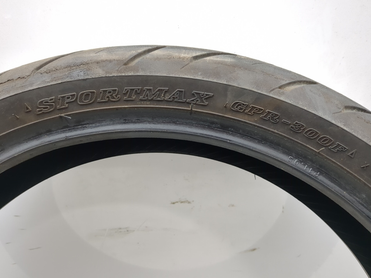 Front Dunlop Sportmax GPR-300F radial 120/70ZR17 Tire DOT 2823