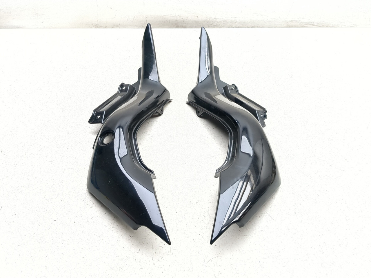 06-25 Suzuki VZR1800 M109R Boulevard Rear Fender Side Cover Set