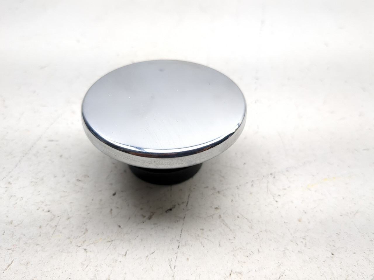 ユウ 08-15 Triumph Thruxton 900 Fuel Tank Cap 31671 - Sun Coast Cycle