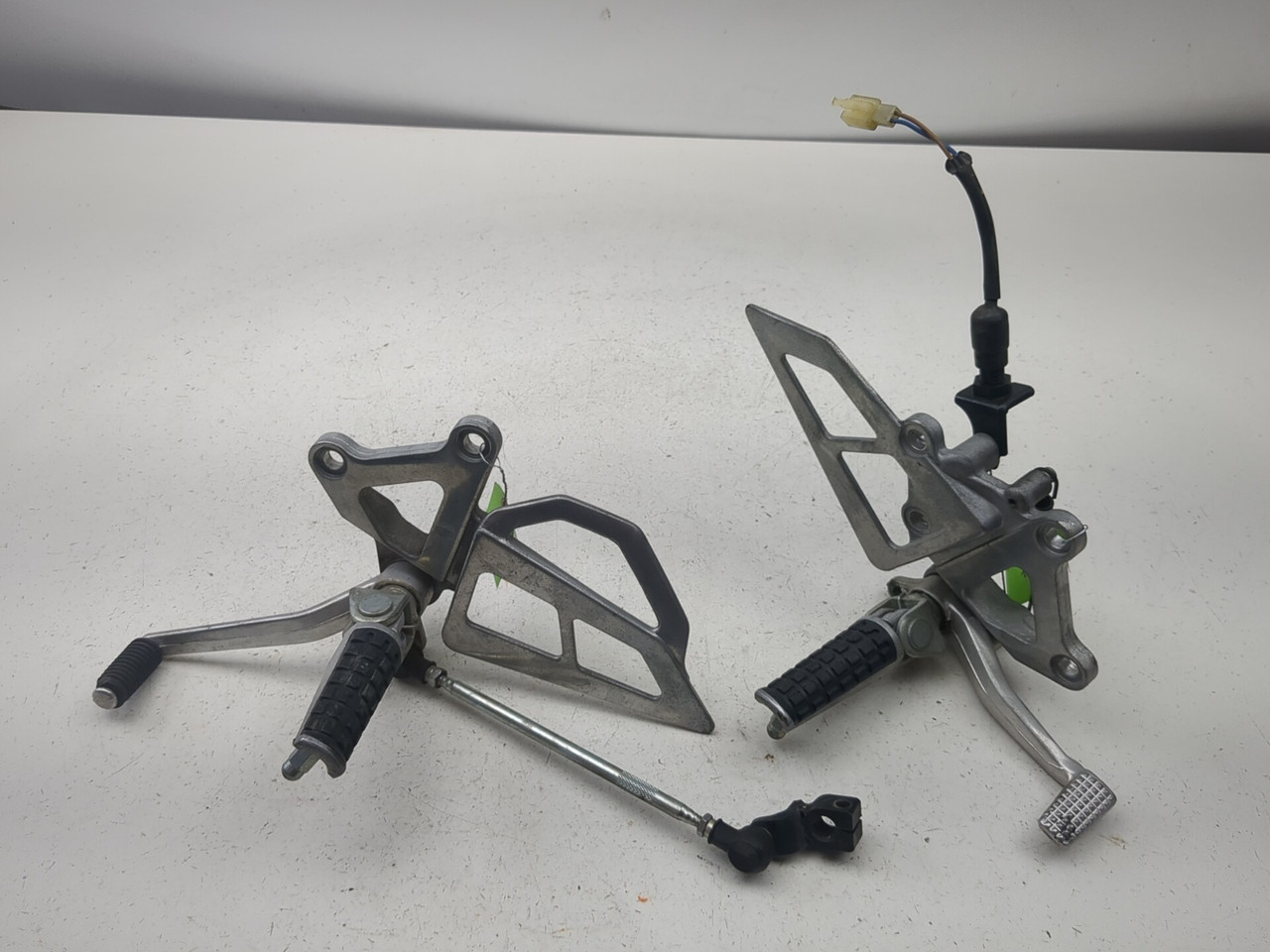 パーツ JorgeUSA5 95-97 Kawasaki Ninja ZX6R ZX600 Front Left Right Foot Peg Set