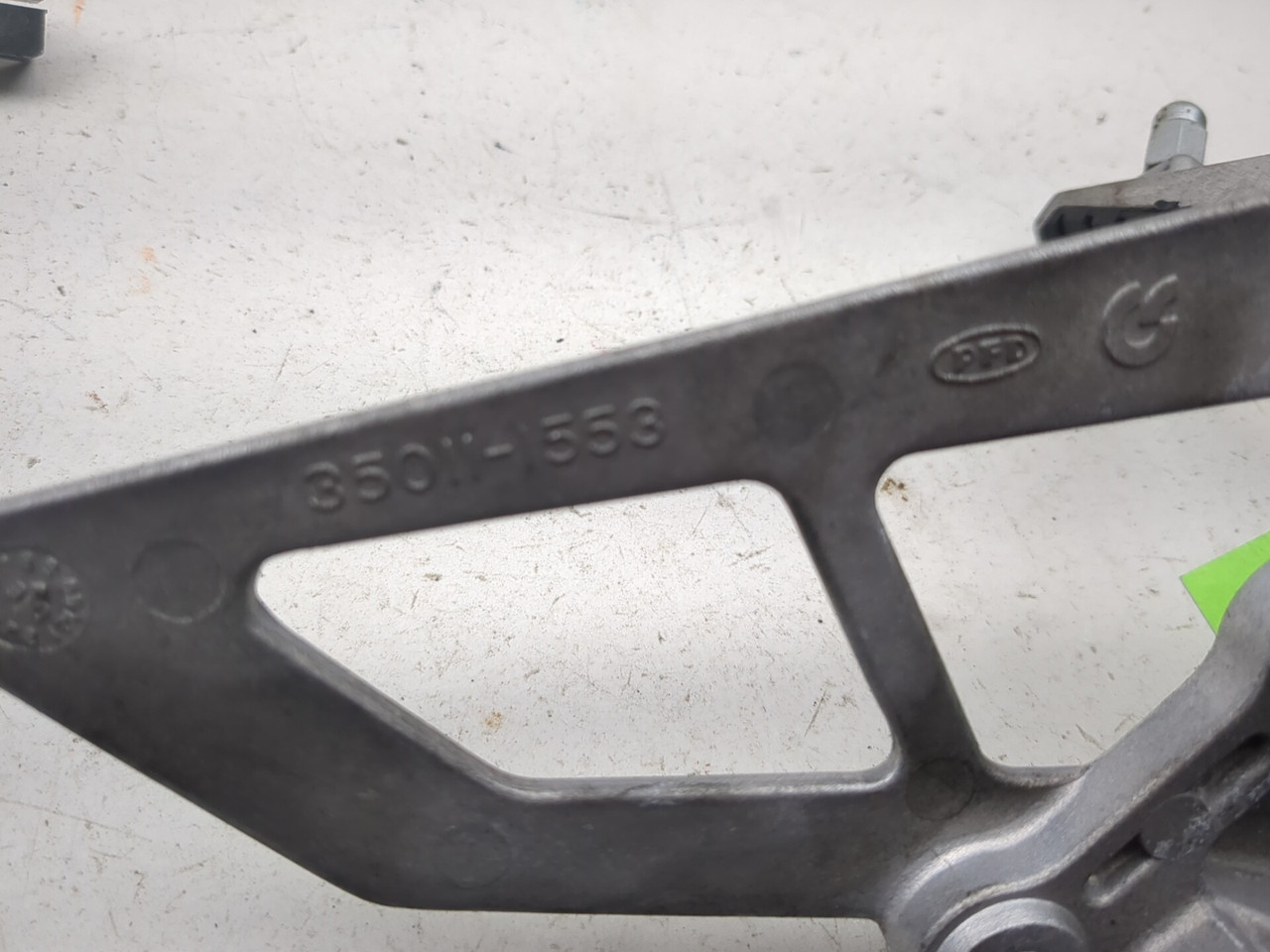 95-97 Kawasaki Ninja ZX6R ZX600 Front Left Right Foot Peg Set