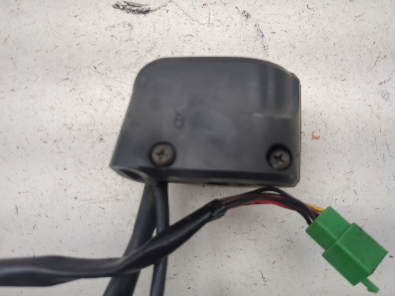 95-97 Kawasaki Ninja ZX6R ZX600 Right Handlebar Switch 46091-1663