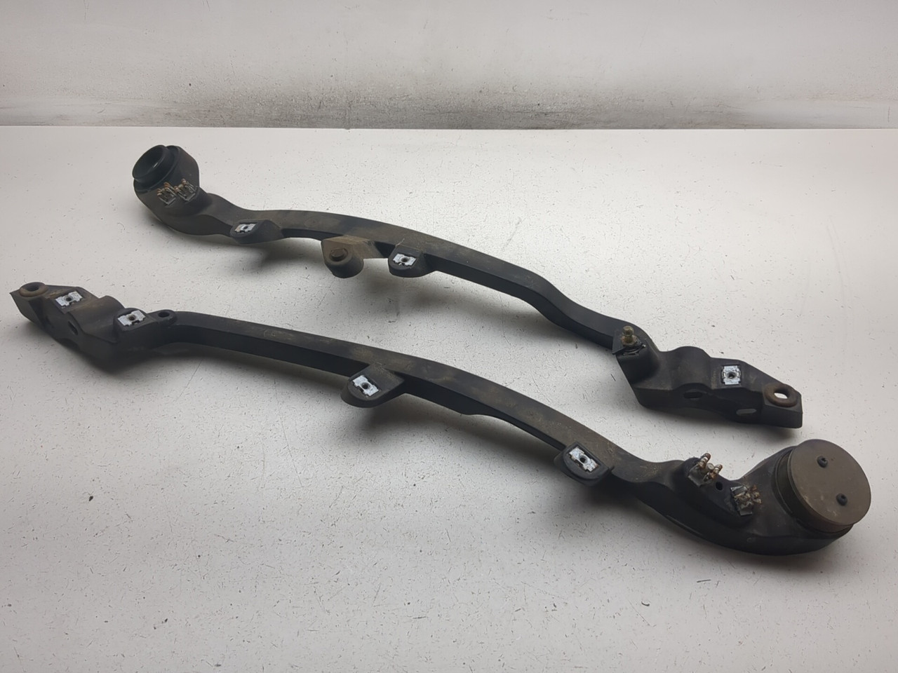 08-16 Victory Vision Tour Front Leg Fairing Support Bracket Set