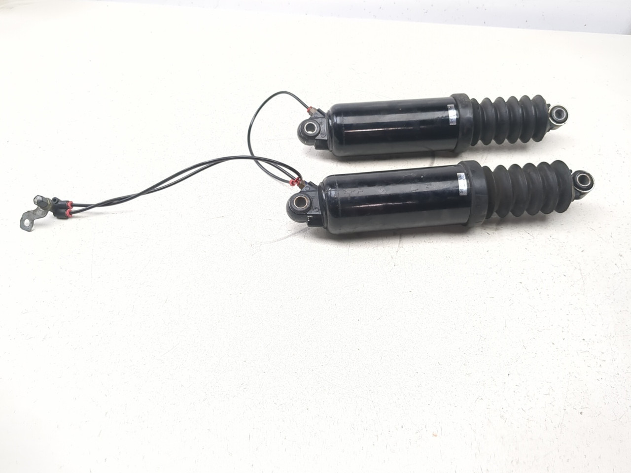 99-06 Harley-Davidson FLHRI Road King Rear Left Right Air Shock
