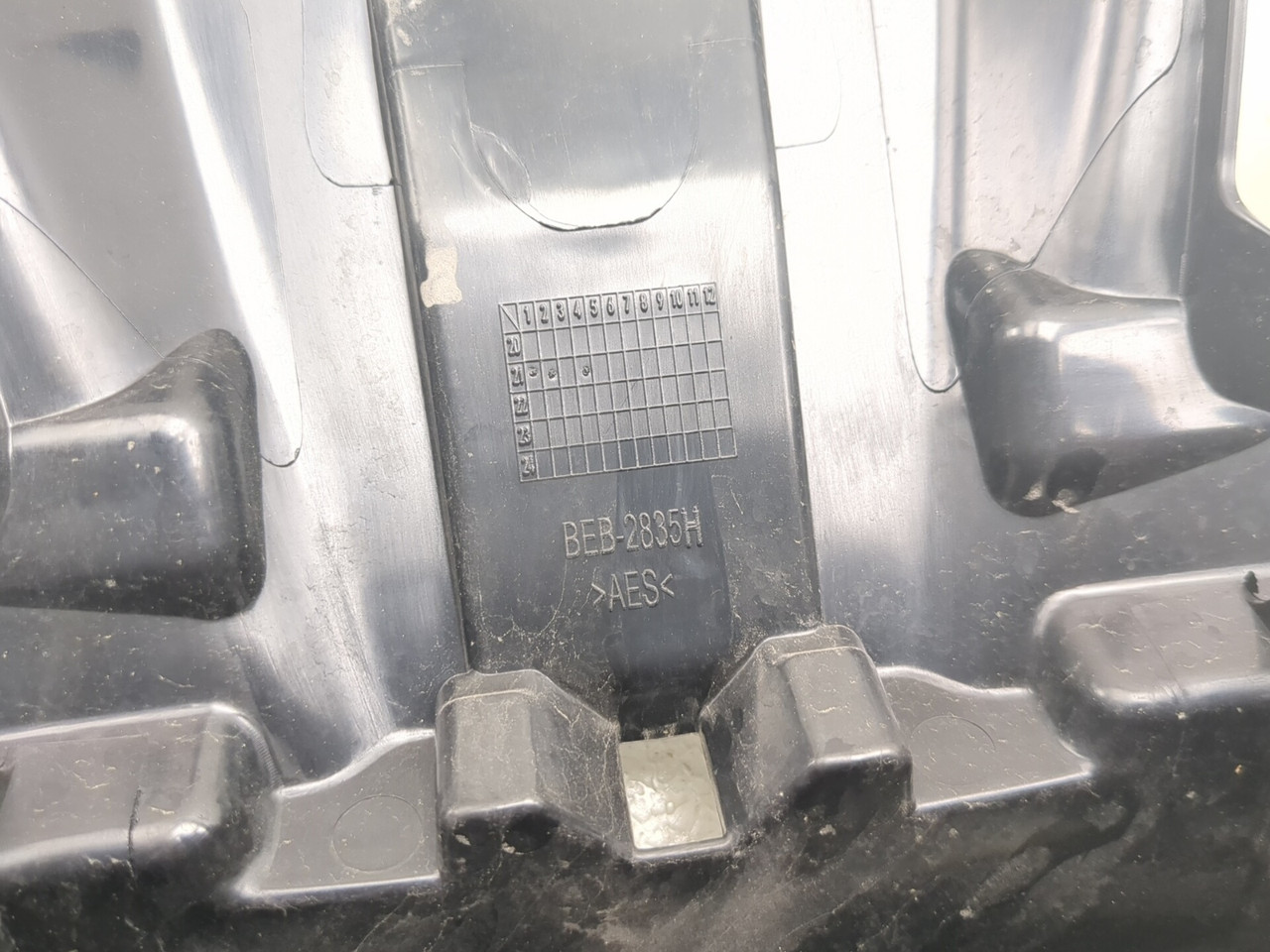 22-25 Yamaha YZF-R7 Front Upper Fairing Stay Cover BEB-2835H-00-00
